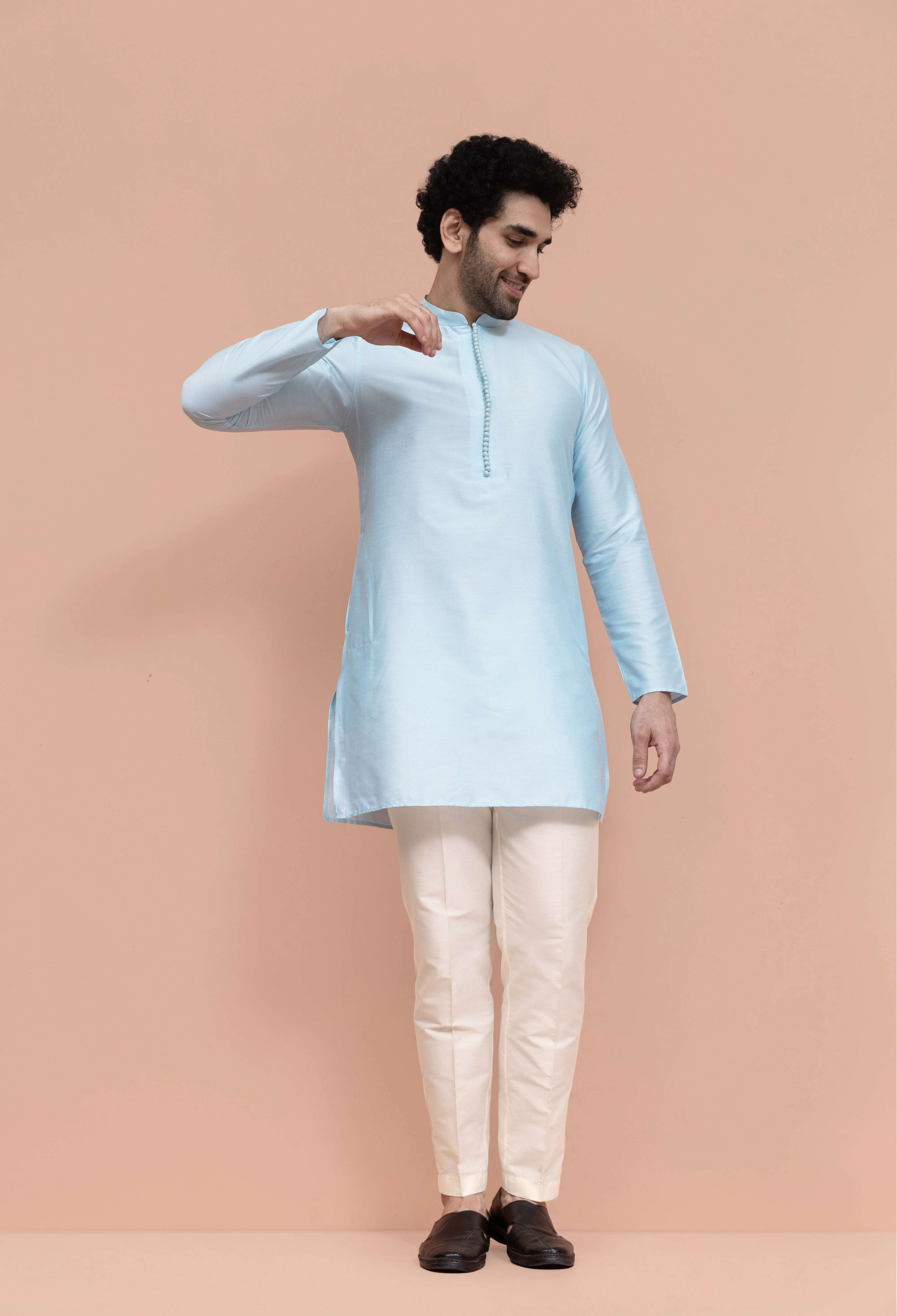 Men Blue Solid Kurta - Image 17