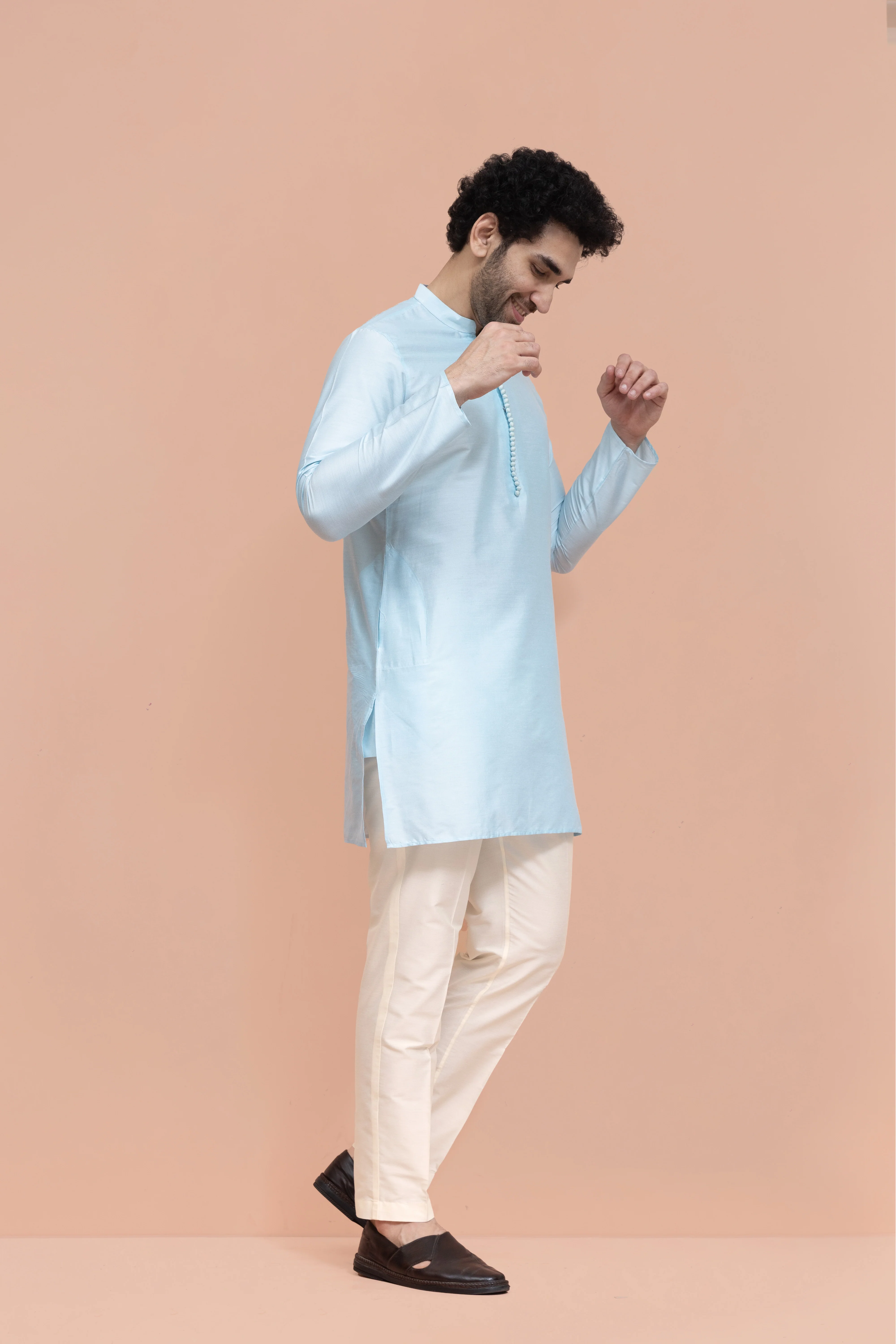 Men Blue Embroidered Sequinned Mid Kurta Trouser Set - Image 2