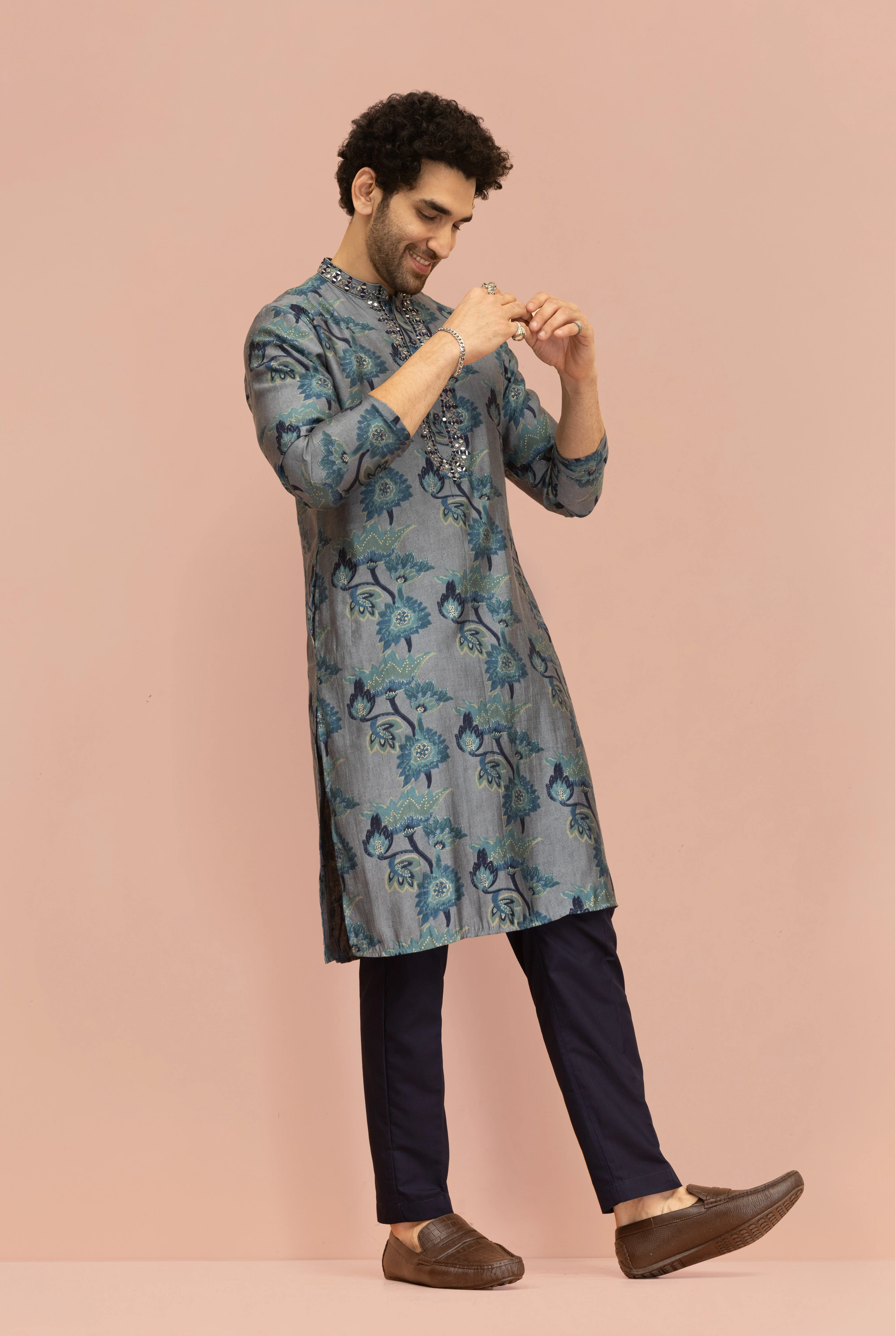 Men Navy Blue Floral Printed Kurta Trouser Set - Image 2