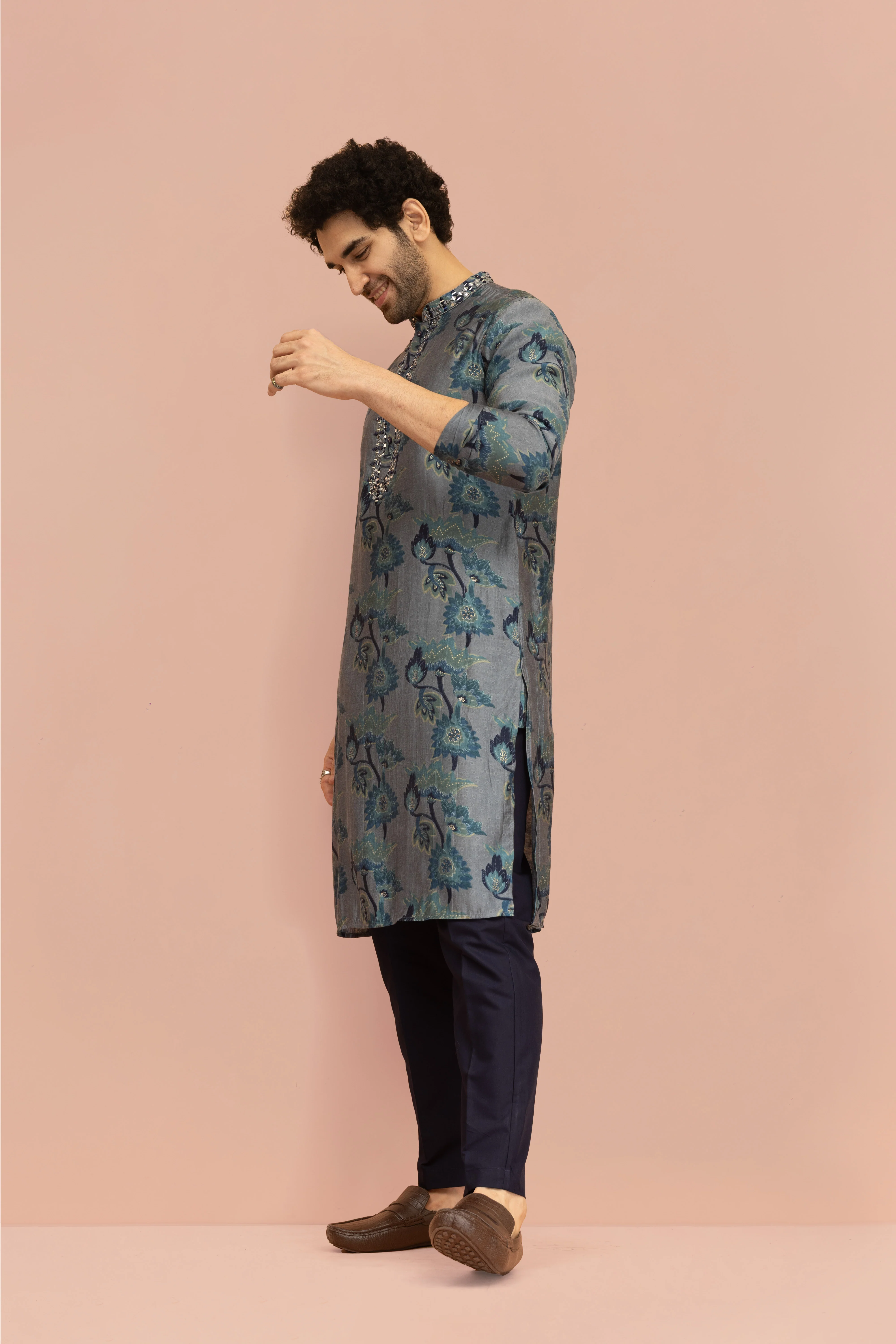 Men Navy Blue Floral Printed Kurta Trouser Set - Image 3