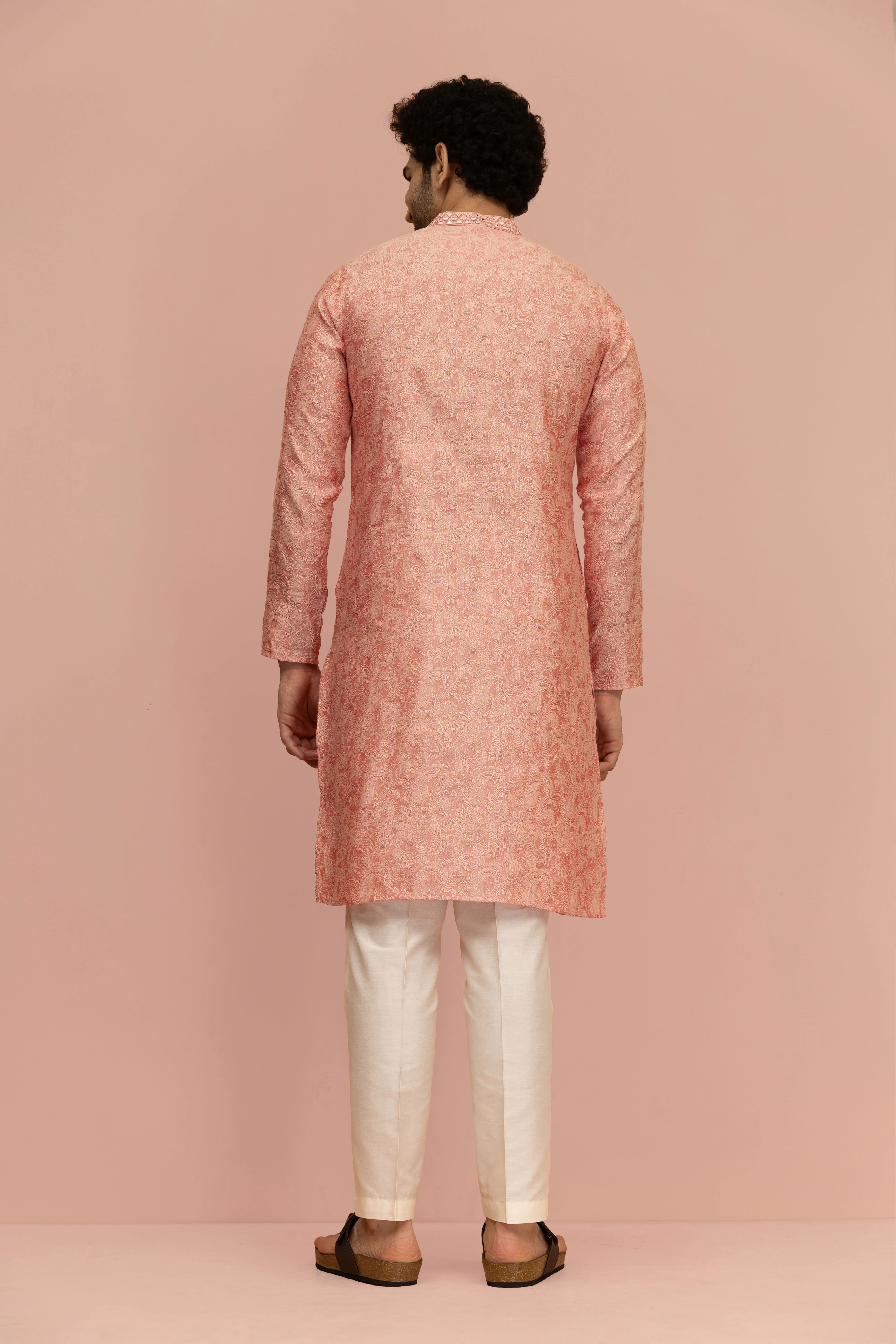 Peach Paisley Print Mirror Work Kurta - Image 4