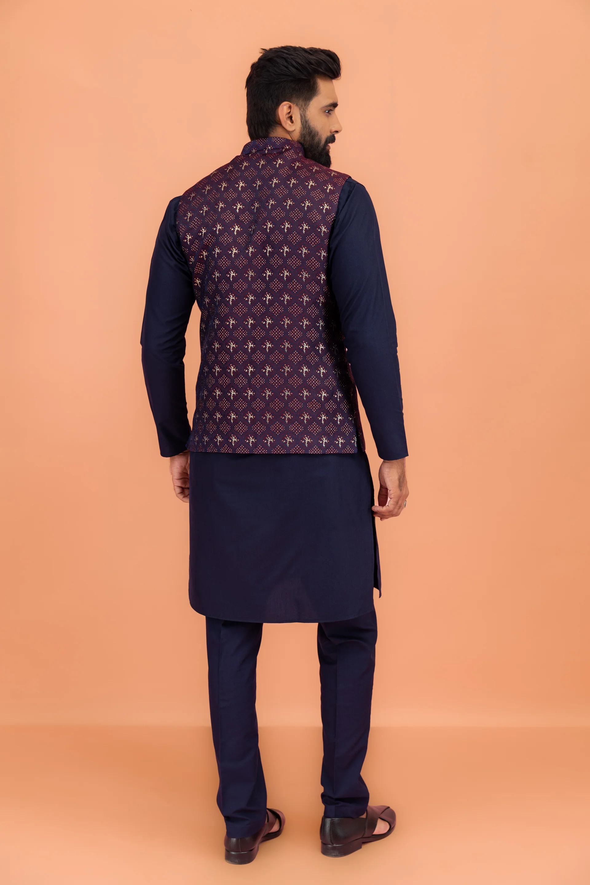 Men Maroon Textured Nehru Jacket - Image 5