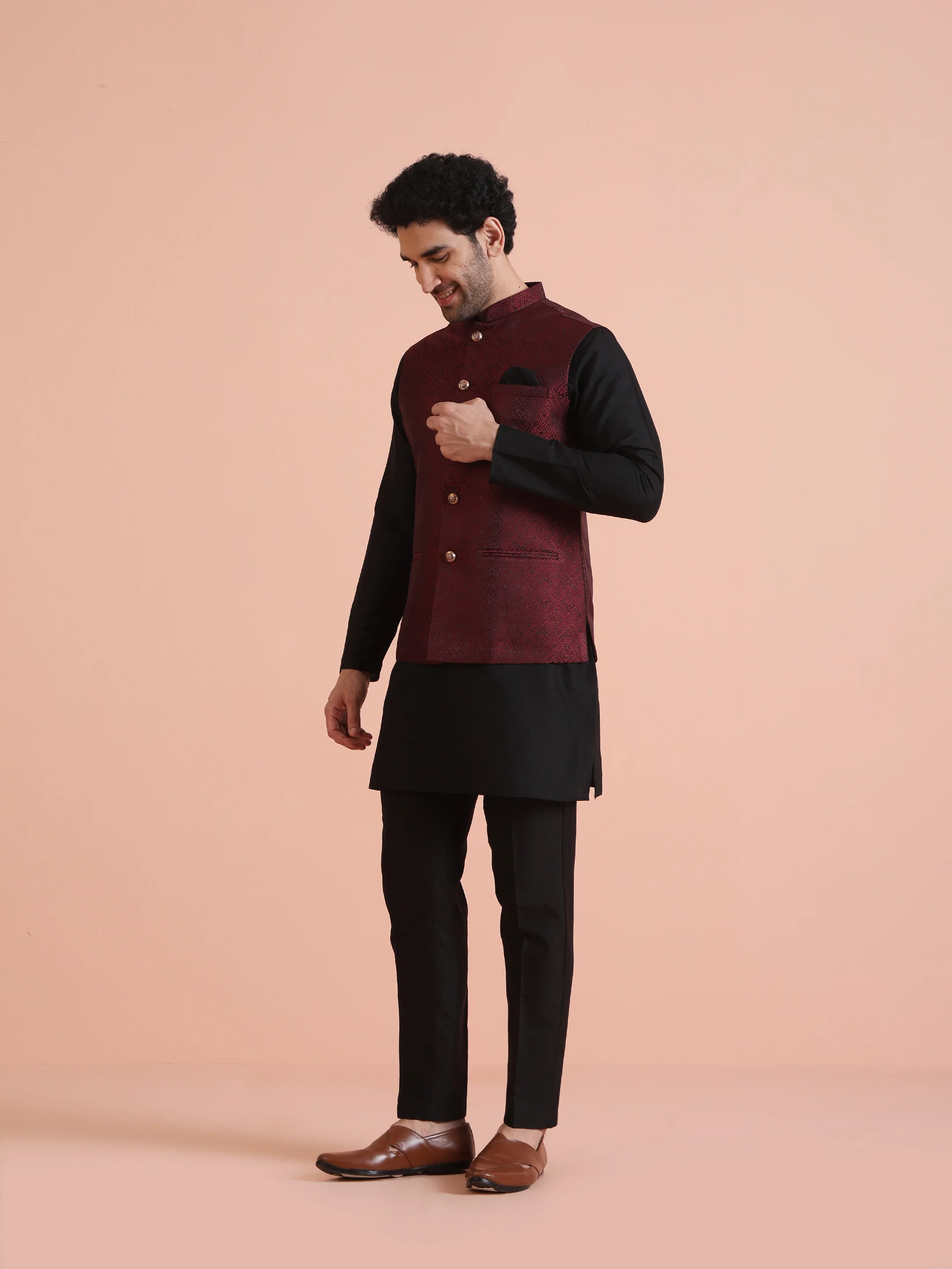 Men Maroon Textured Nehru Jacket - Image 3