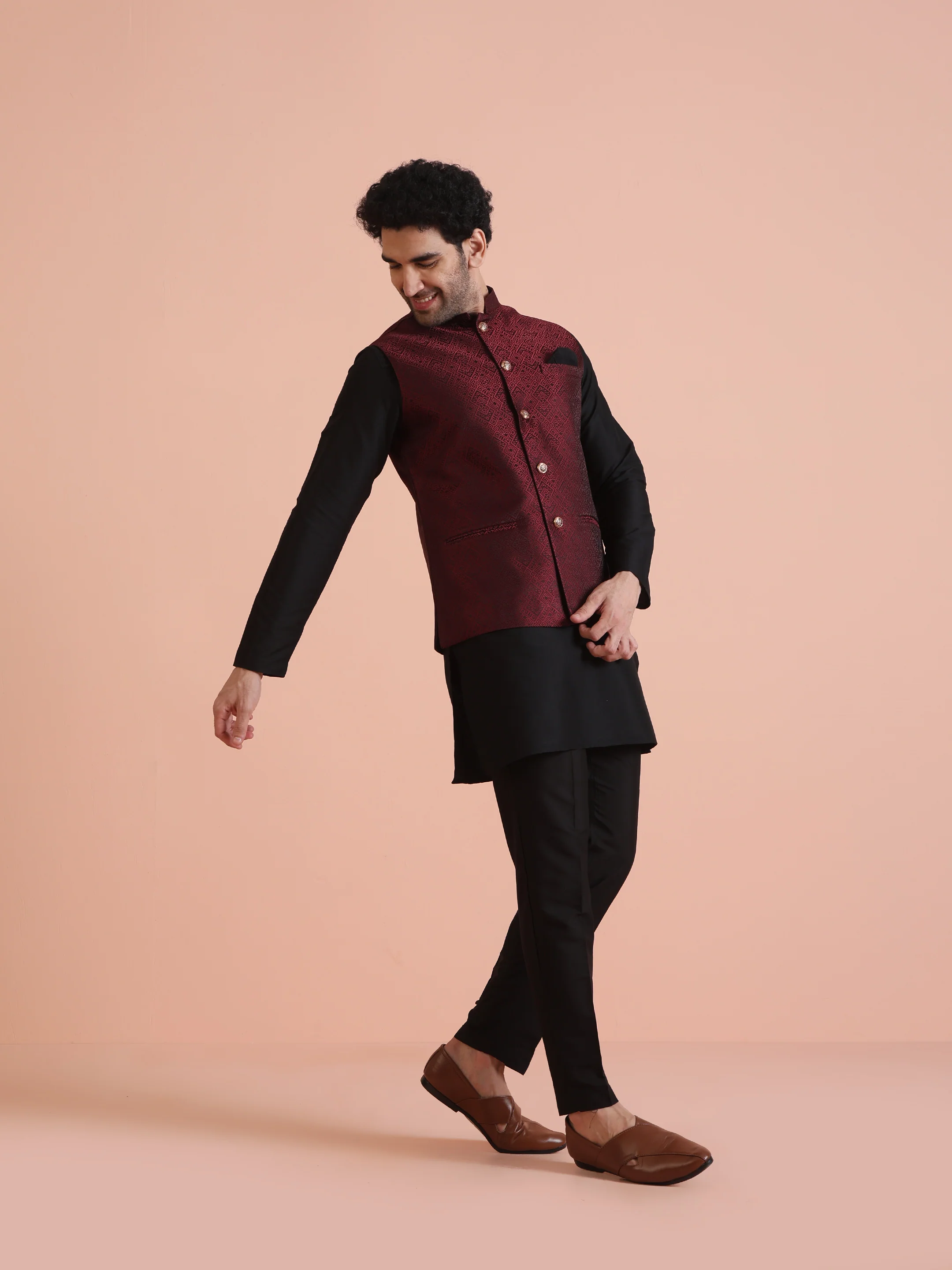 Men Maroon Textured Nehru Jacket - Image 4