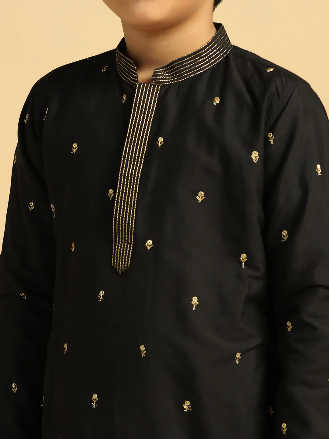 Boy's Black Embroidered Kurta - Image 5