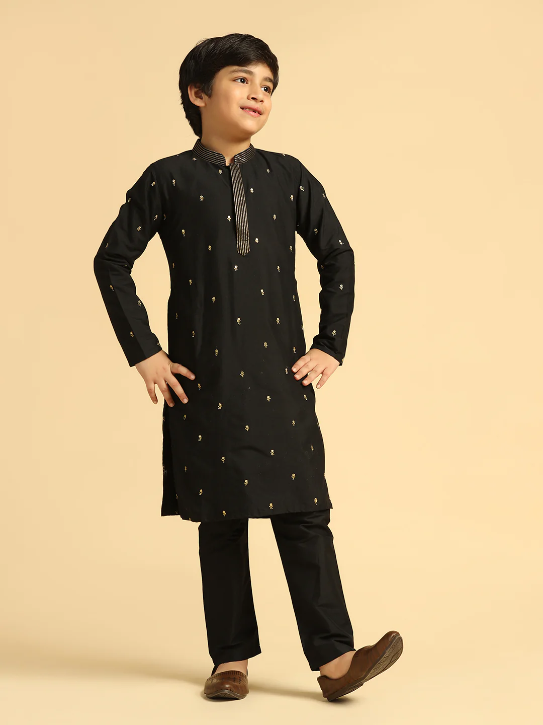 Boy's Black Embroidered Kurta - Image 7