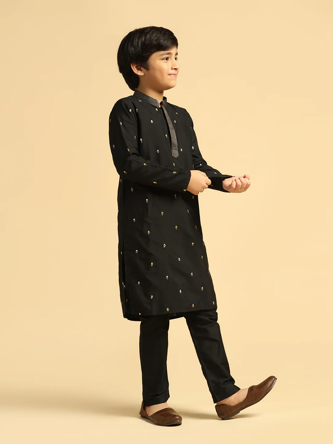 Boy's Black Embroidered Kurta Pyjama Set - Image 3