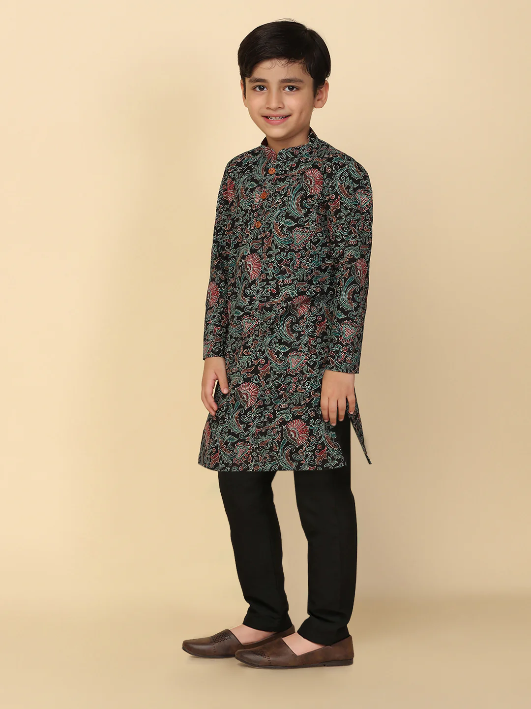 Boys Black Kurta Pyjama Set - Image 2