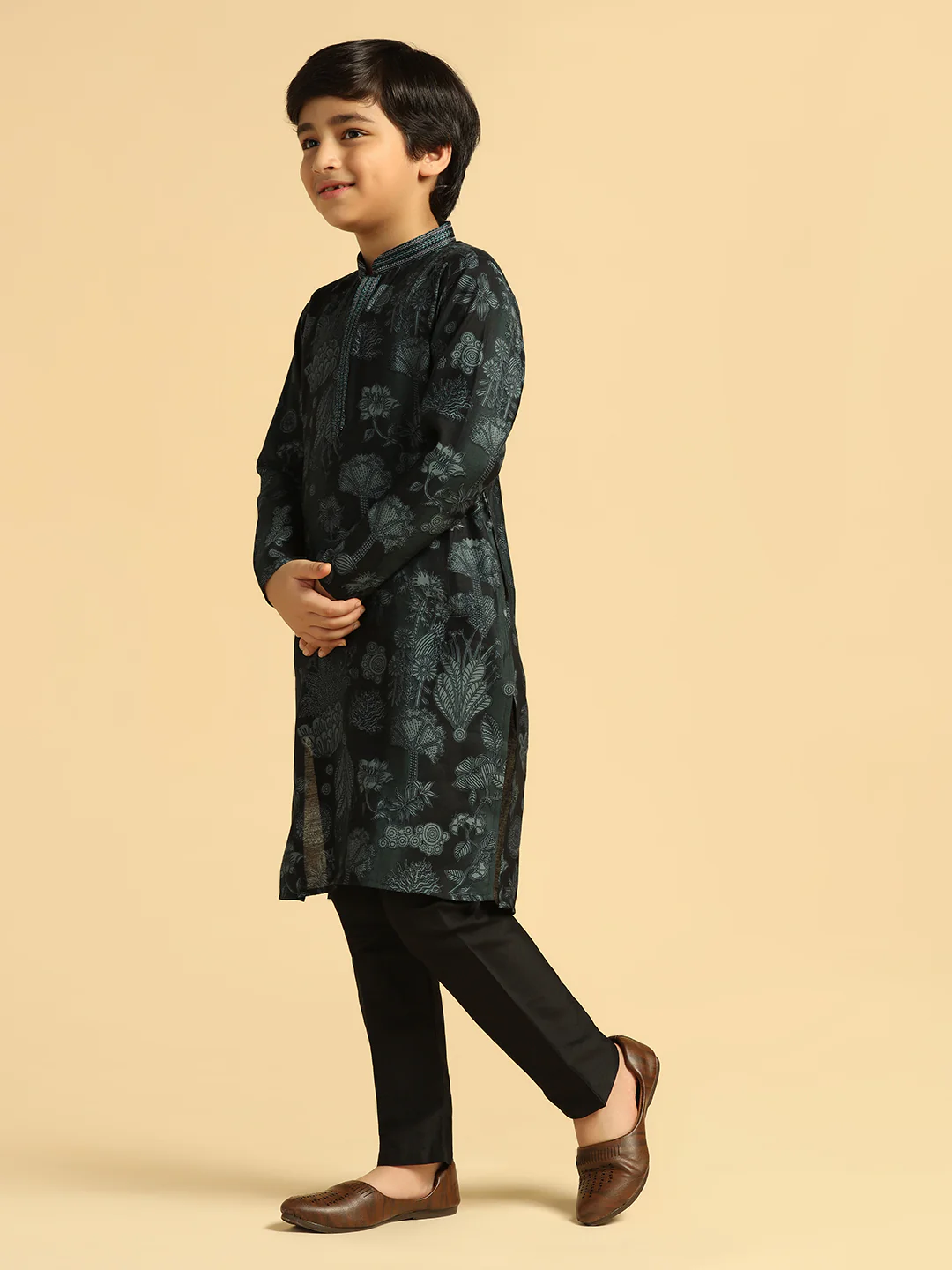 Boy's Black Printed Kurta - Image 2