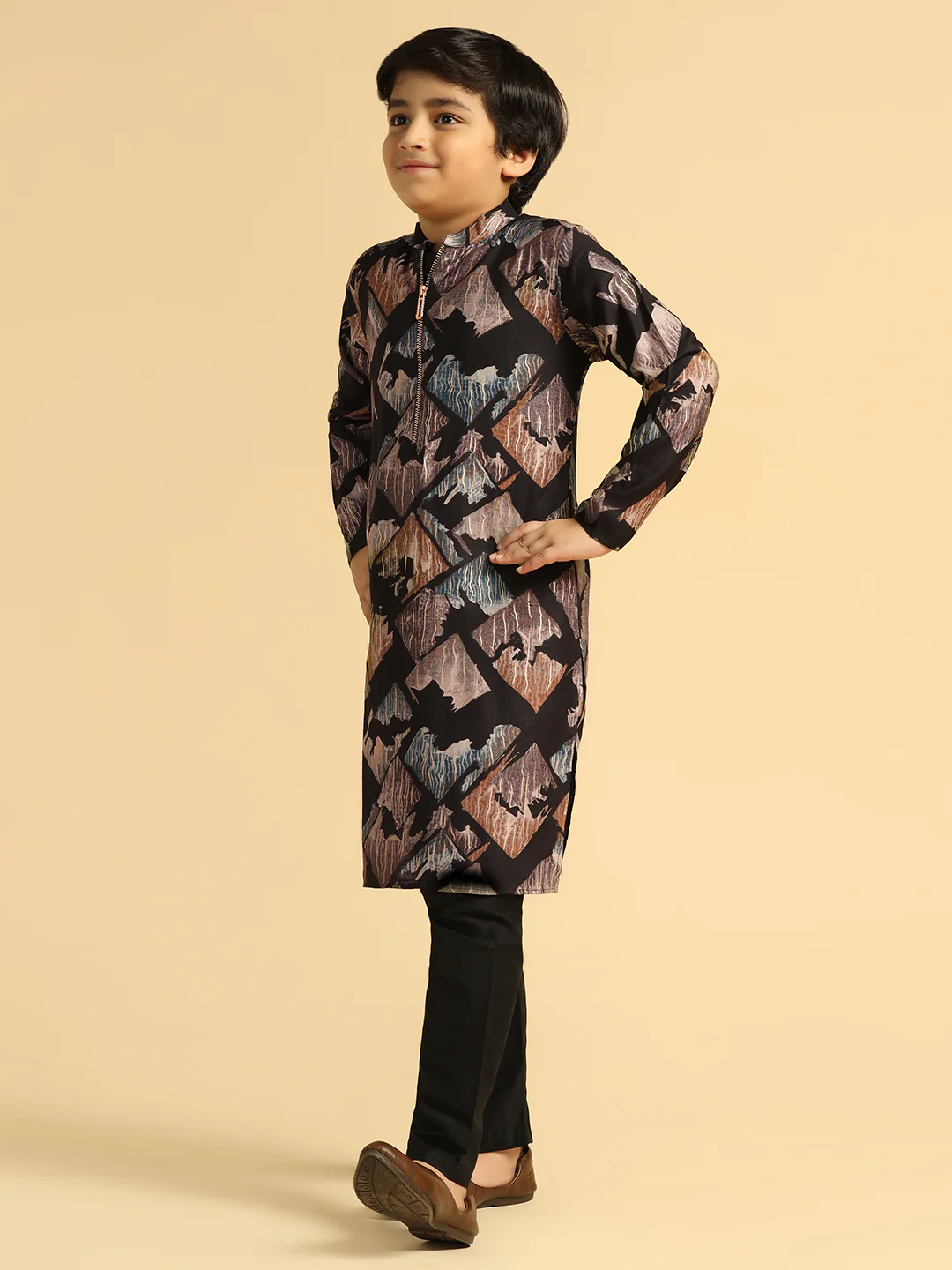 Boy's Black Printed Kurta - Image 2
