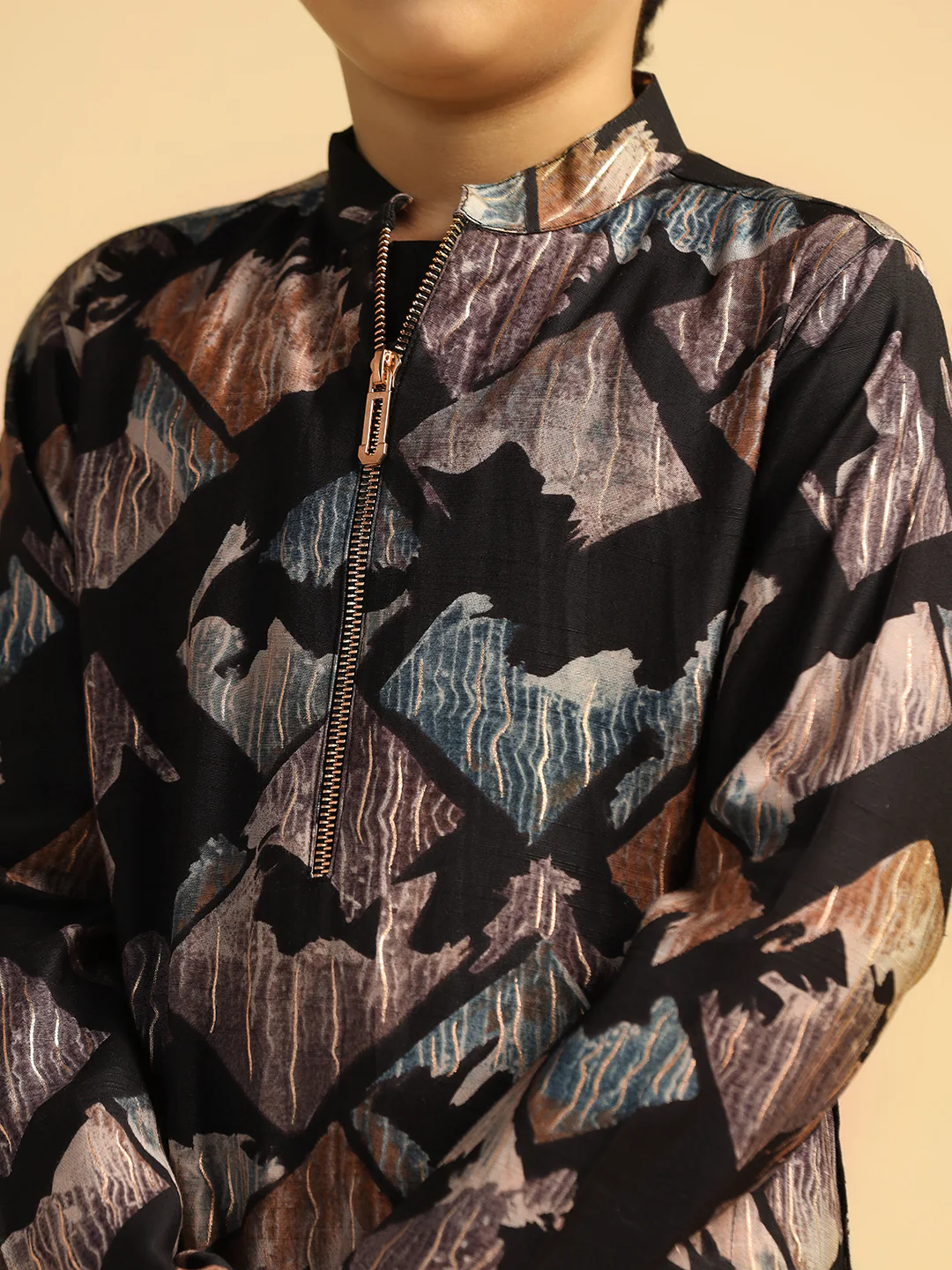 Boy's Black Printed Kurta - Image 5