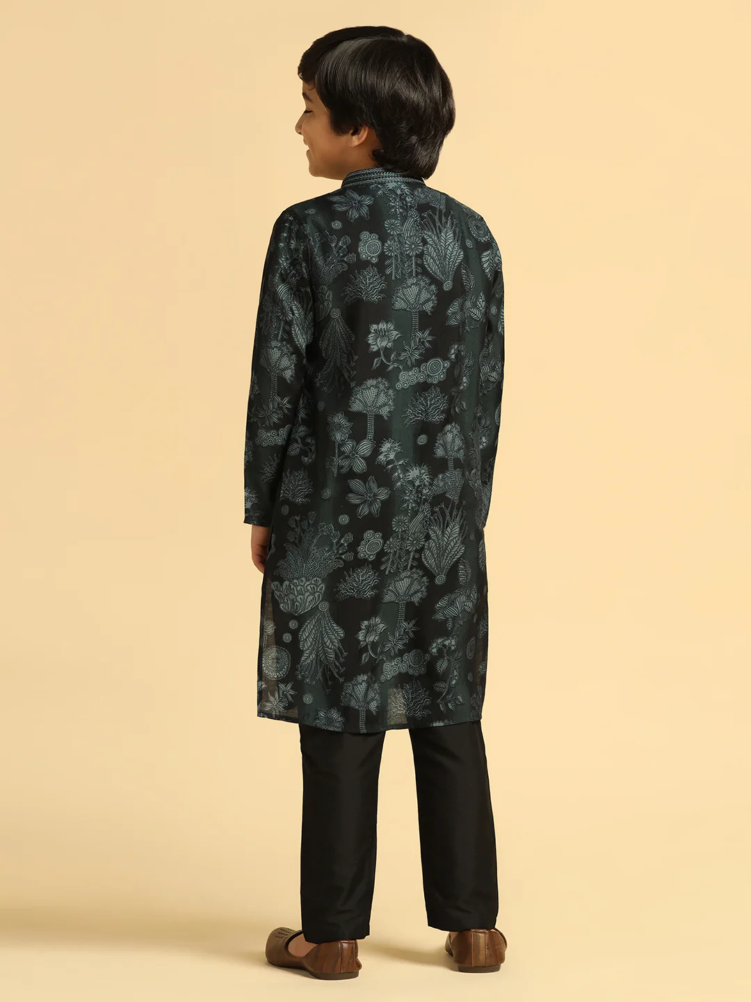Boy's Black Printed Kurta Pyjama Set - Image 4