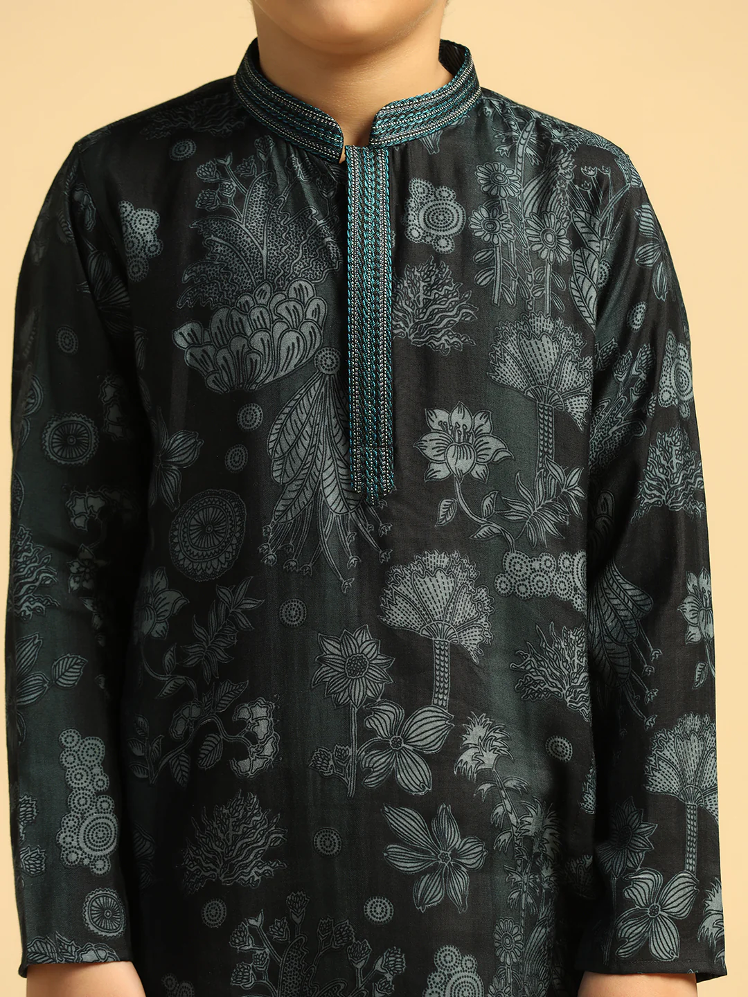 Boy's Black Printed Kurta Pyjama Set - Image 5