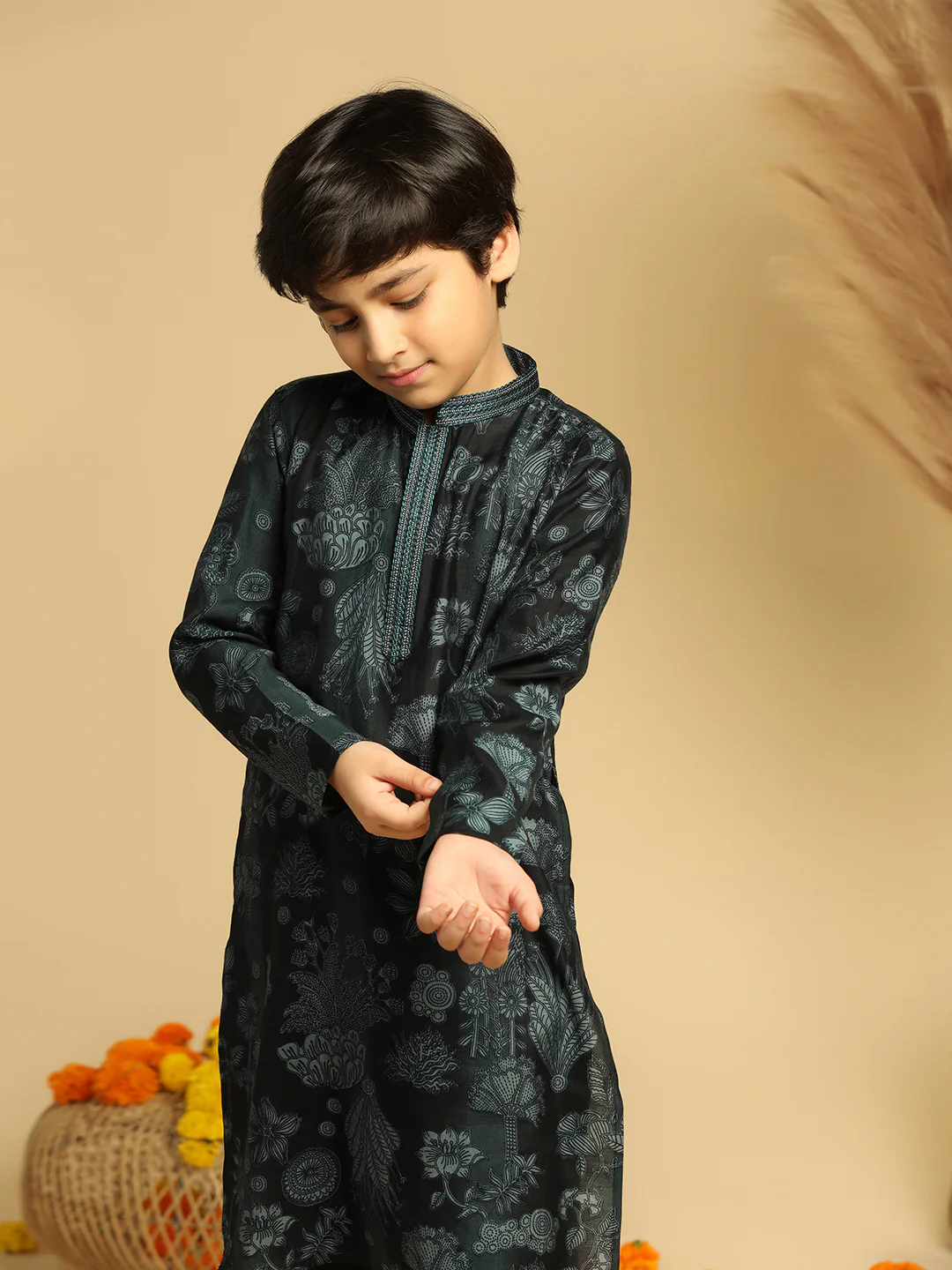 Boy's Black Printed Kurta Pyjama Set - Image 7
