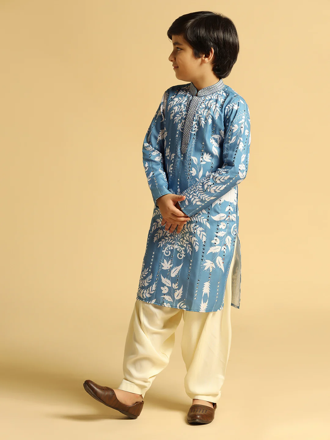 Boy's Blue Printed Thread Work Kurta Patiala Set - Image 2