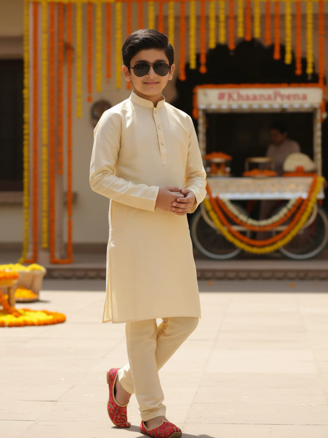 Boy's Cream Solid Kurta Pyjama Set - Image 2