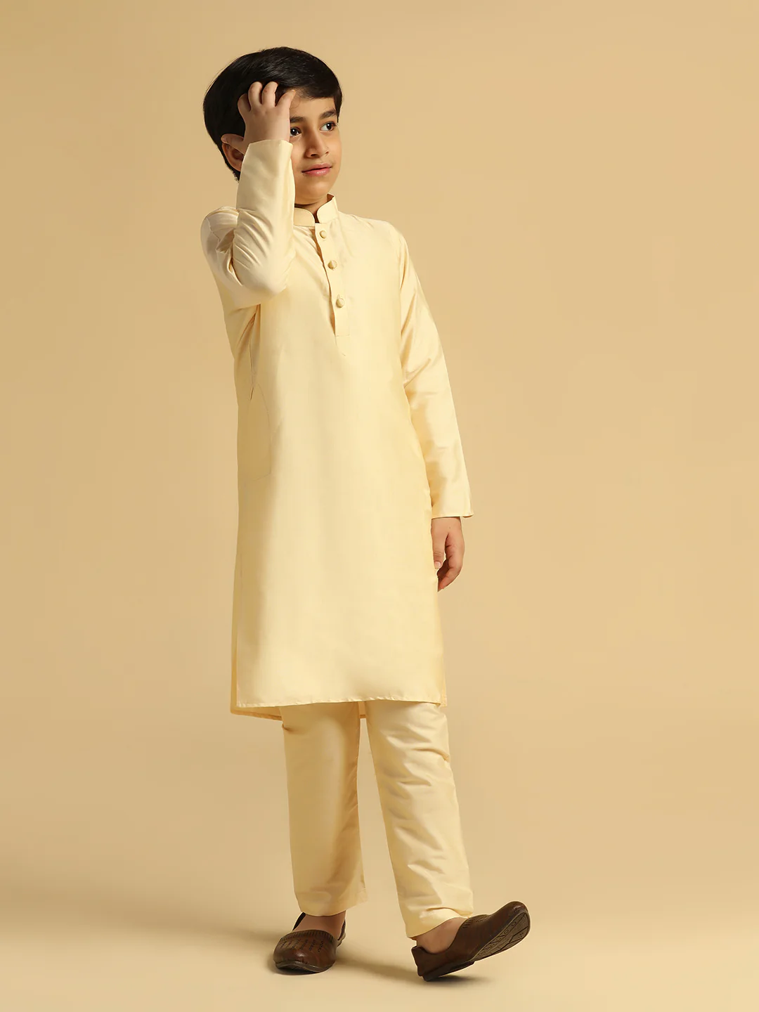 Boy's Cream Solid Kurta Pyjama Set - Image 4