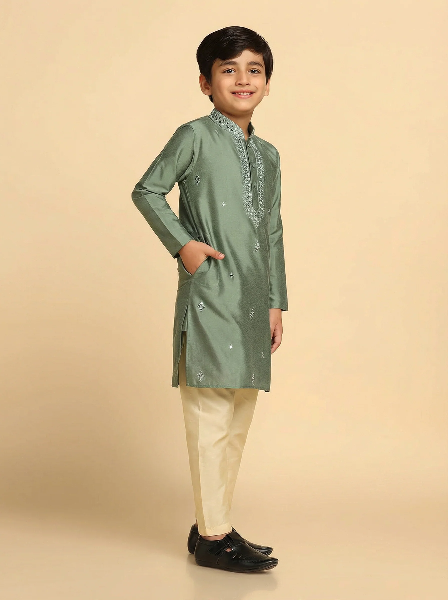 Boy's Green Self Design Kurta - Image 4