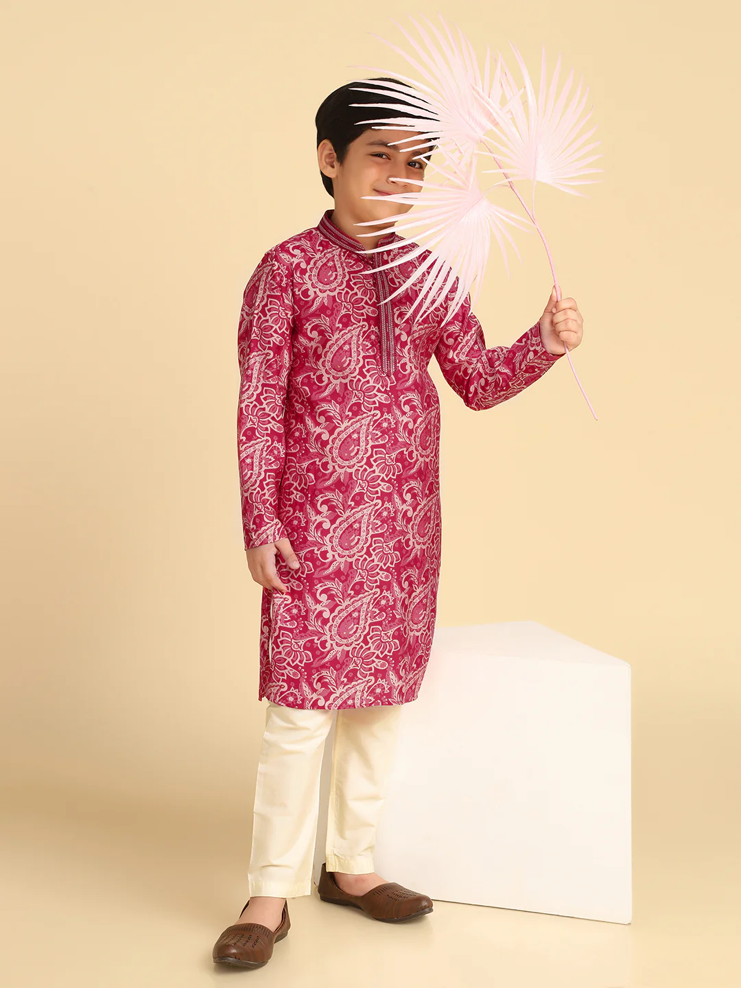 Boy's Hot Pink Printed Paisley Kurta - Image 6