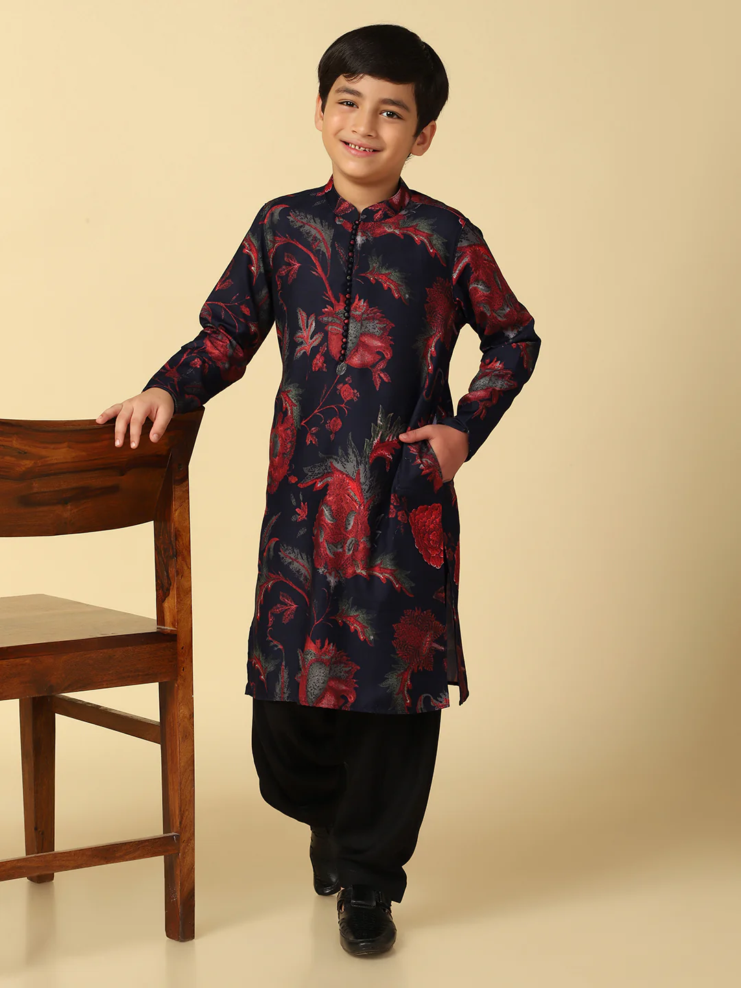 Boy's Maroon Printed Floral Kurta - Image 6