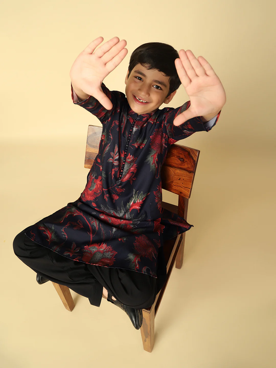 Boy's Maroon Printed Floral Kurta - Image 7