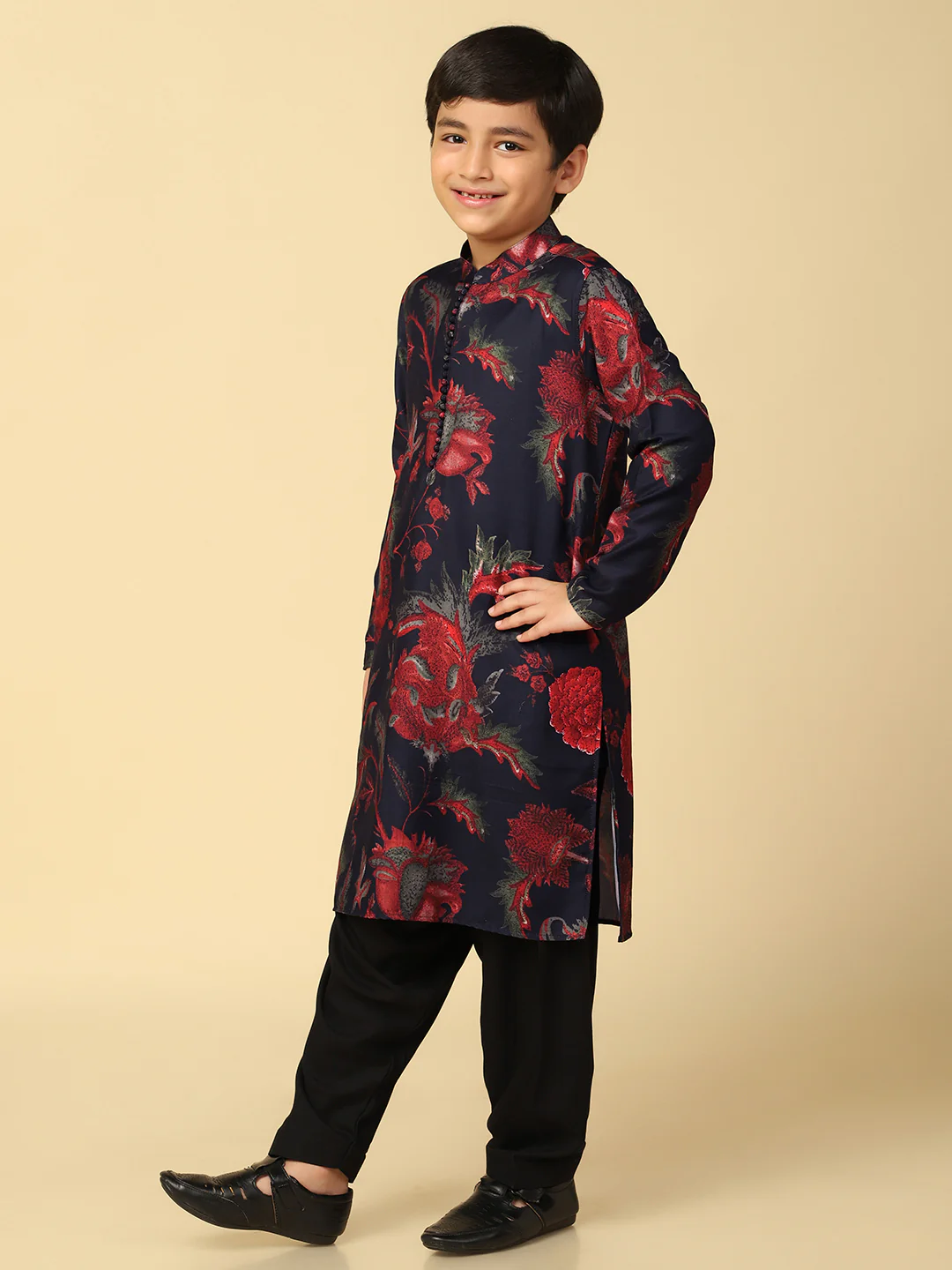 Boy's Maroon Printed Floral Kurta Patiala Set - Image 2