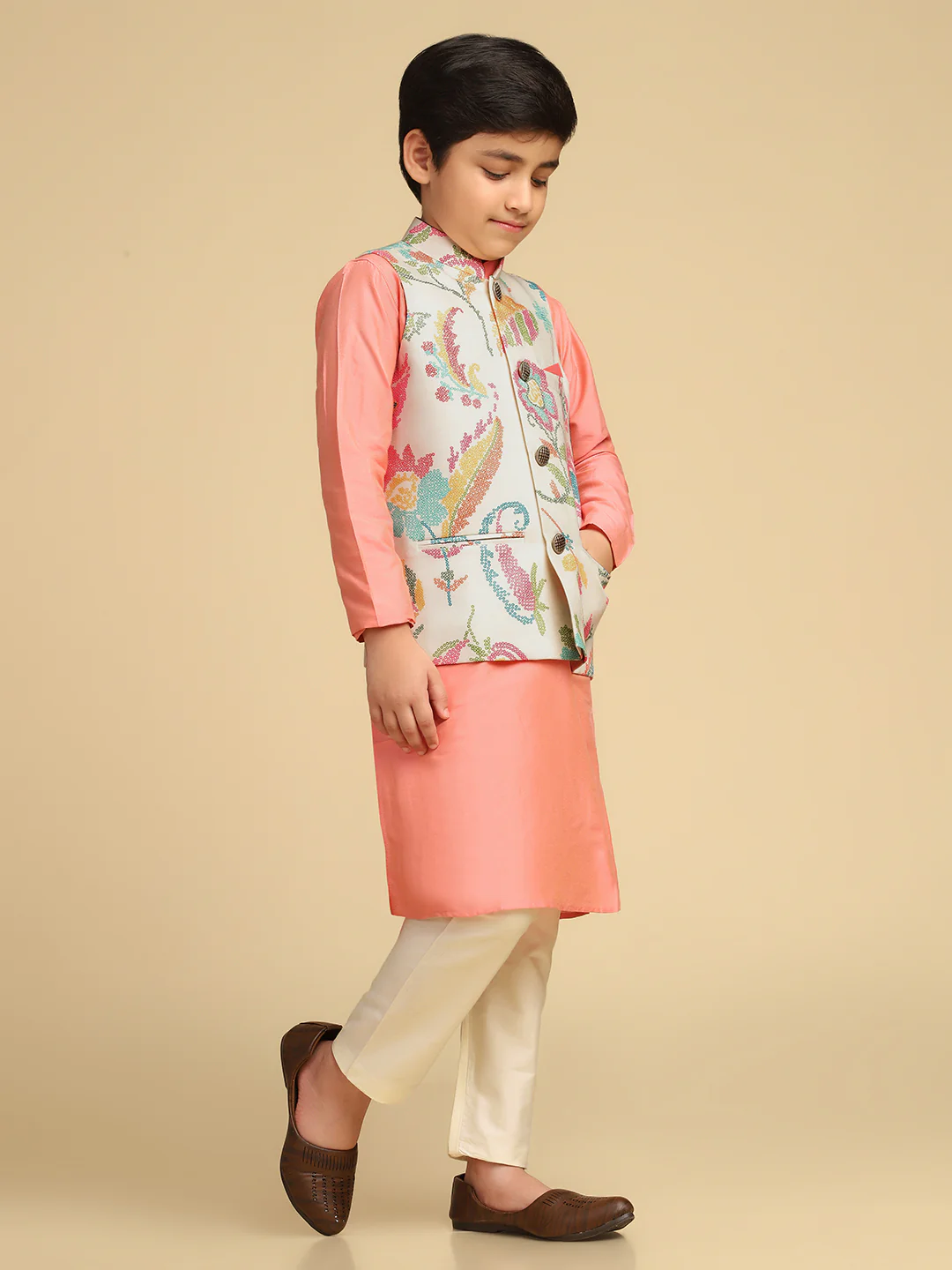 Boy's Multi Printed Bandhani Nehru Jacket - Image 3