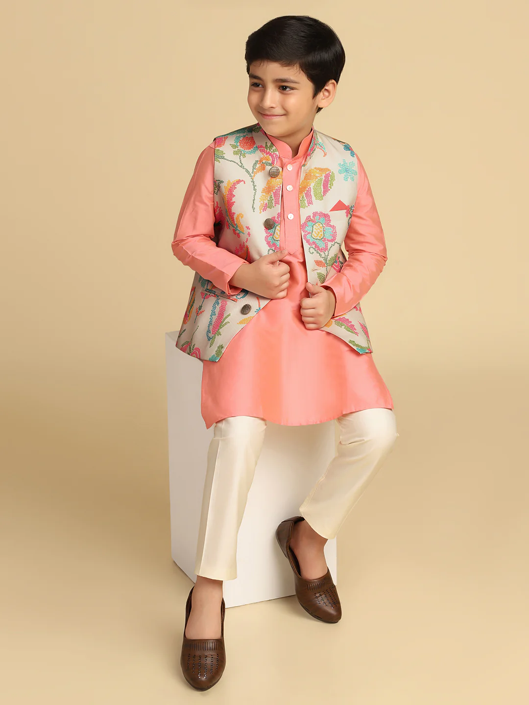 Boy's Multi Printed Bandhani Nehru Jacket - Image 6