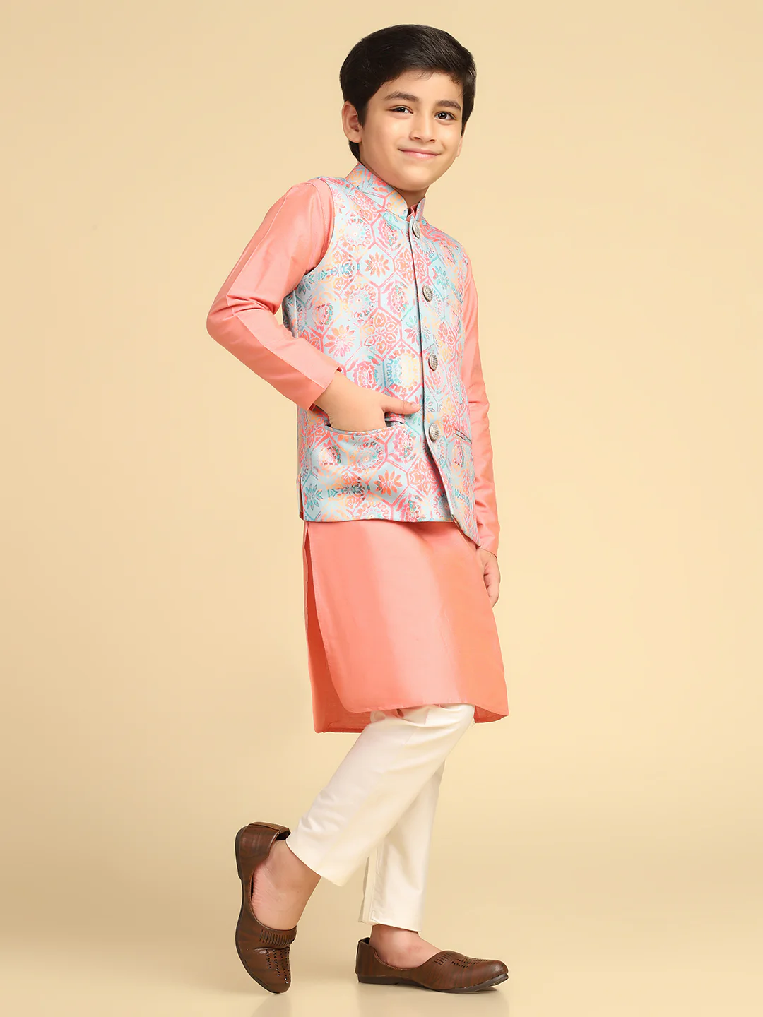 Boy's Multi Printed Ethnic Motifs Kurta Nehru Jacket Pyjama Set - Image 3