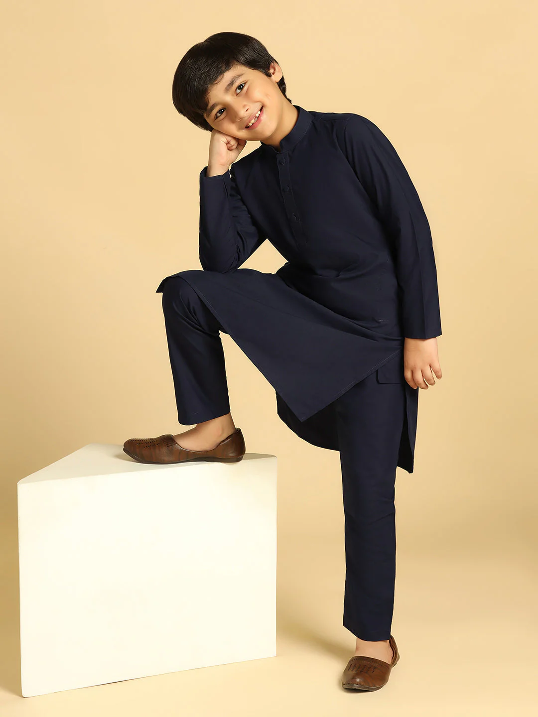 Boy's Navy Blue Solid Solid Kurta - Image 13
