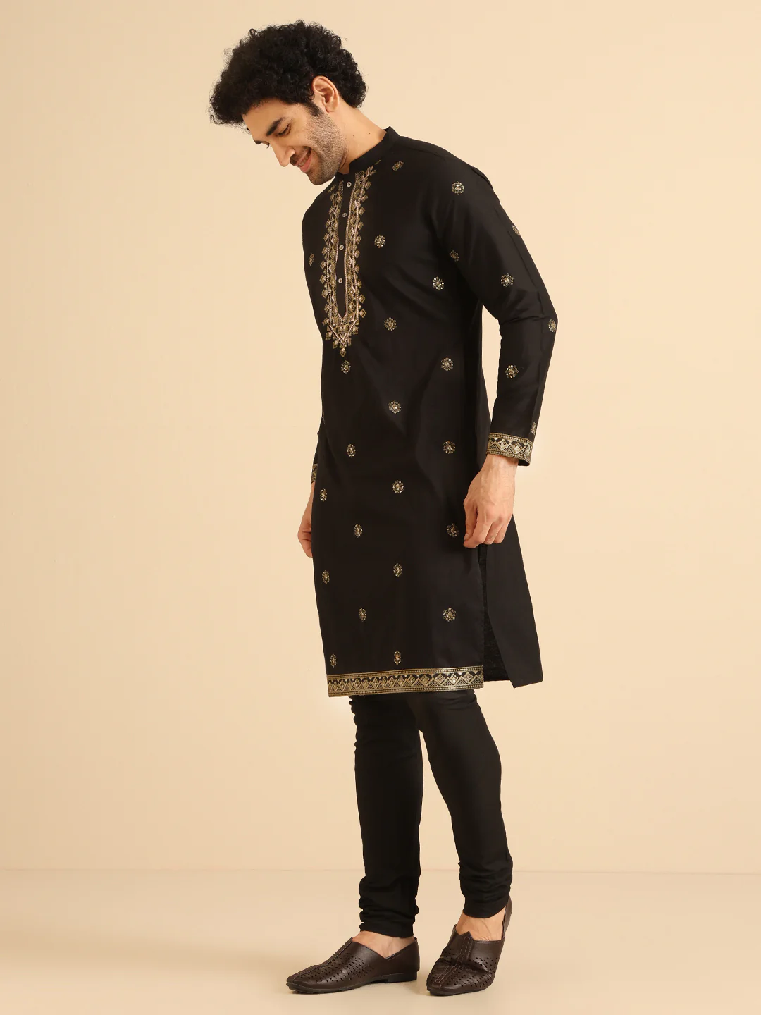 Men Black Kurta Churidar Set - Image 3