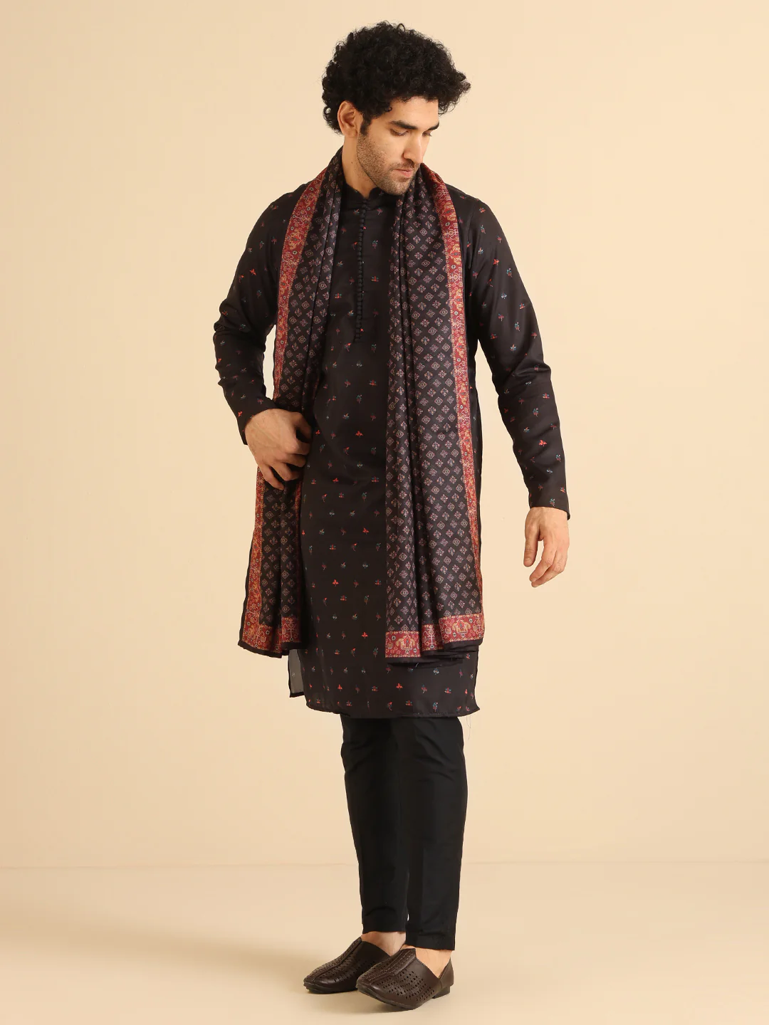 Men Black Kurta Trouser Dupatta Set - Image 3