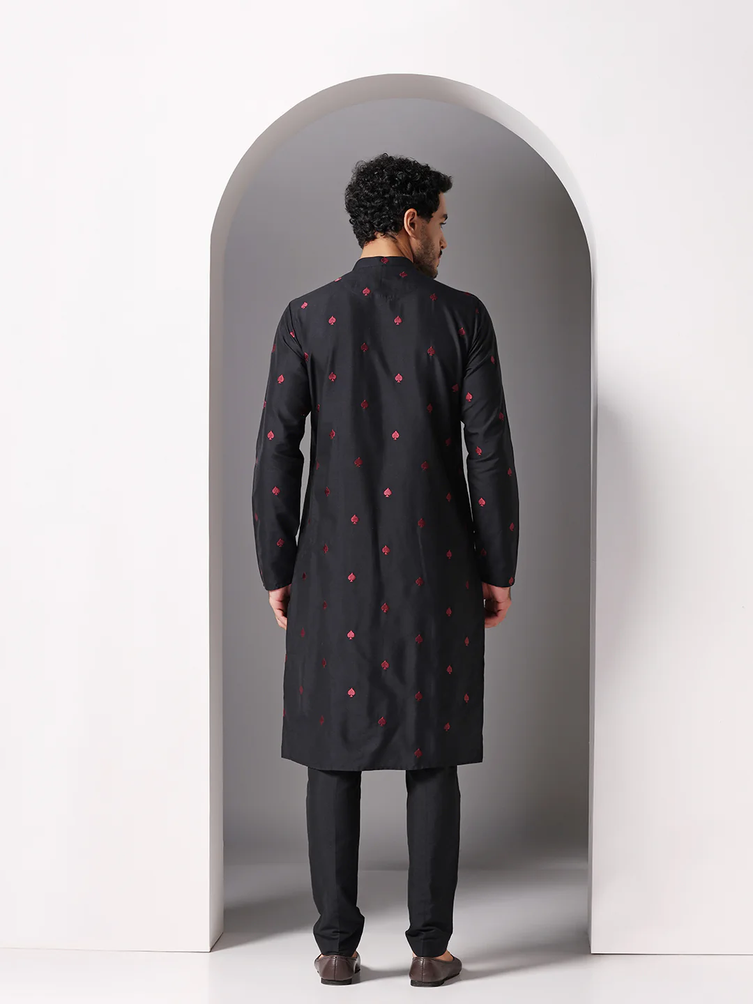 Men Black Kurta Trouser Set - Image 4