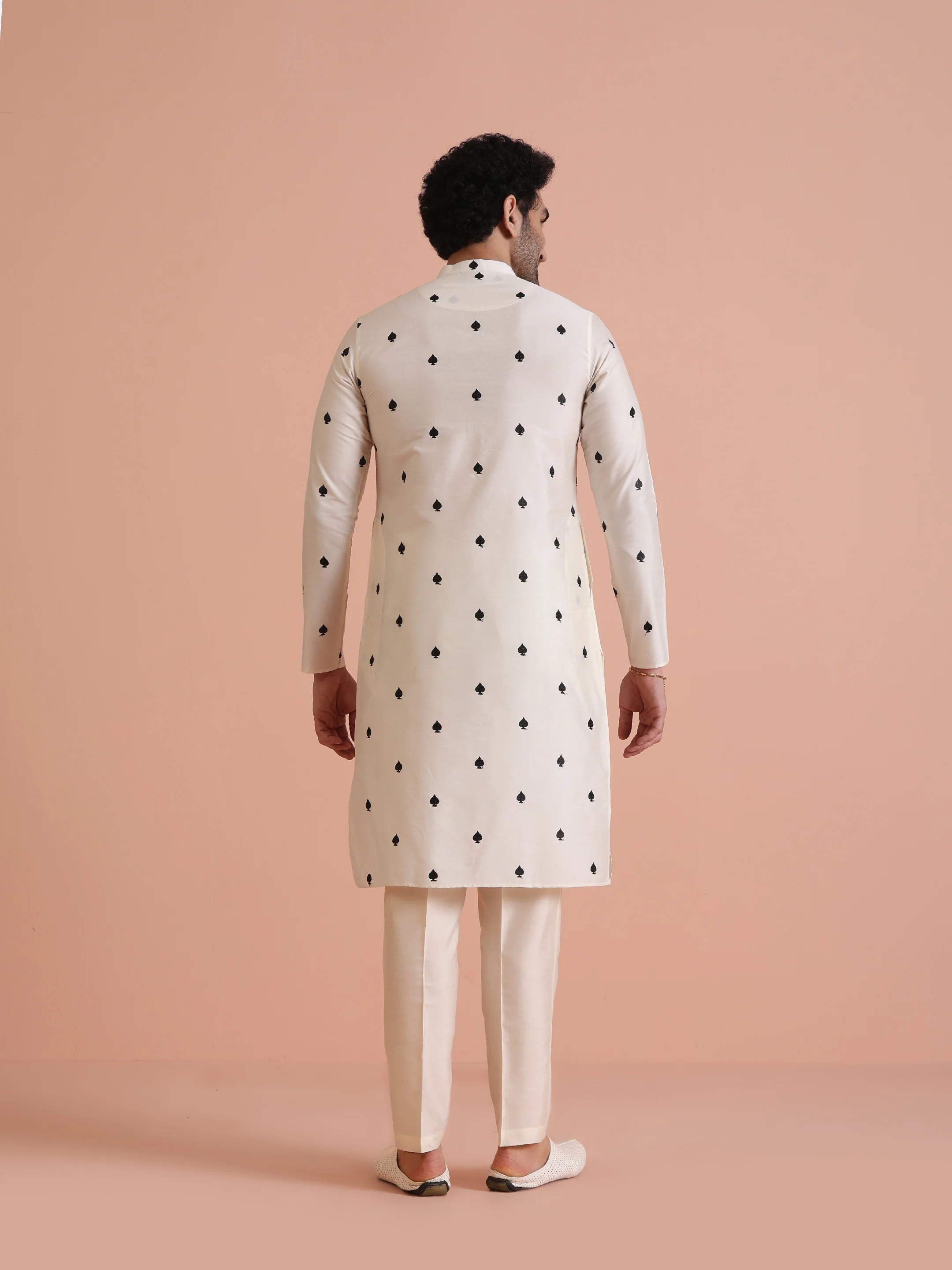 White Silk Blend Black Embroidered Kurta - Image 5