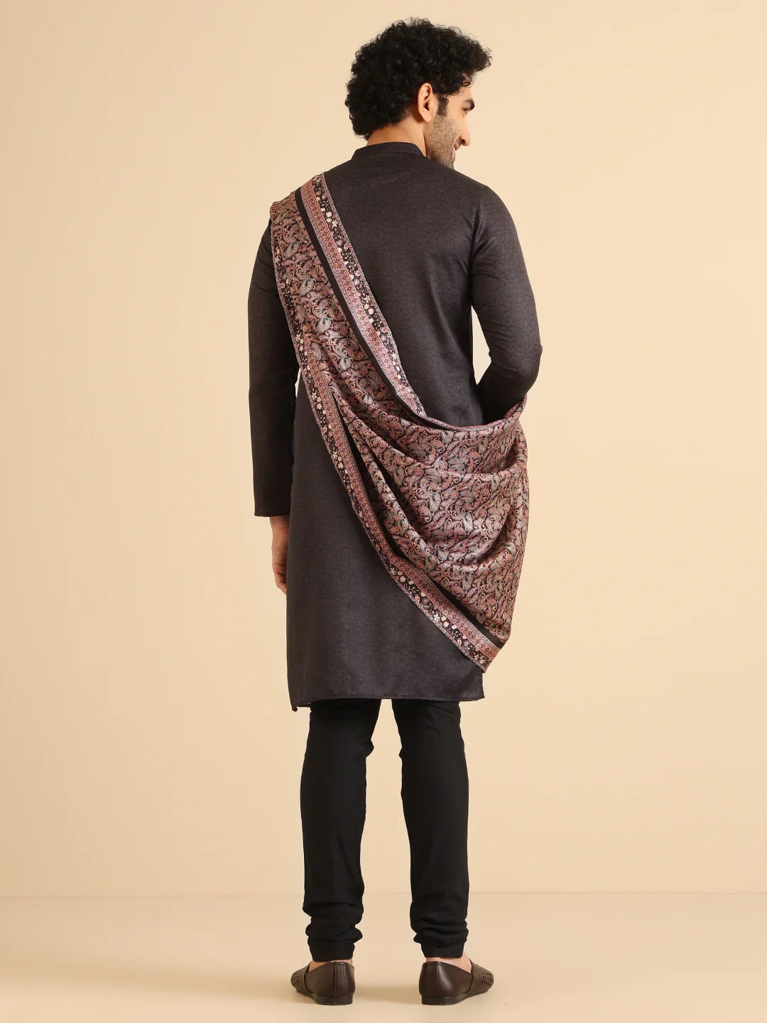 Men Grey Kurta Churidar Dupatta Set - Image 5