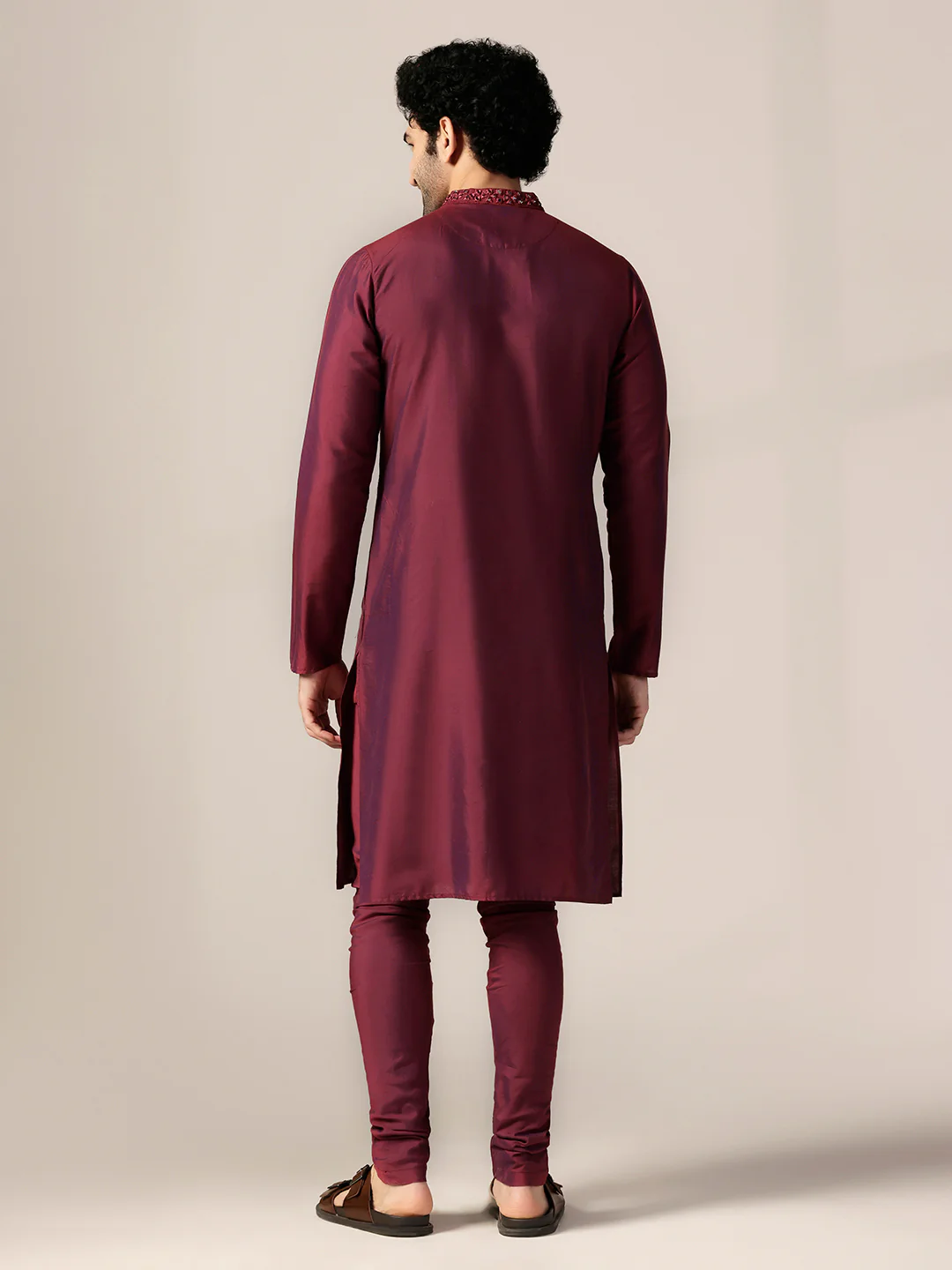 Maroon Silk Blend Embroidered Long Kurta - Image 4