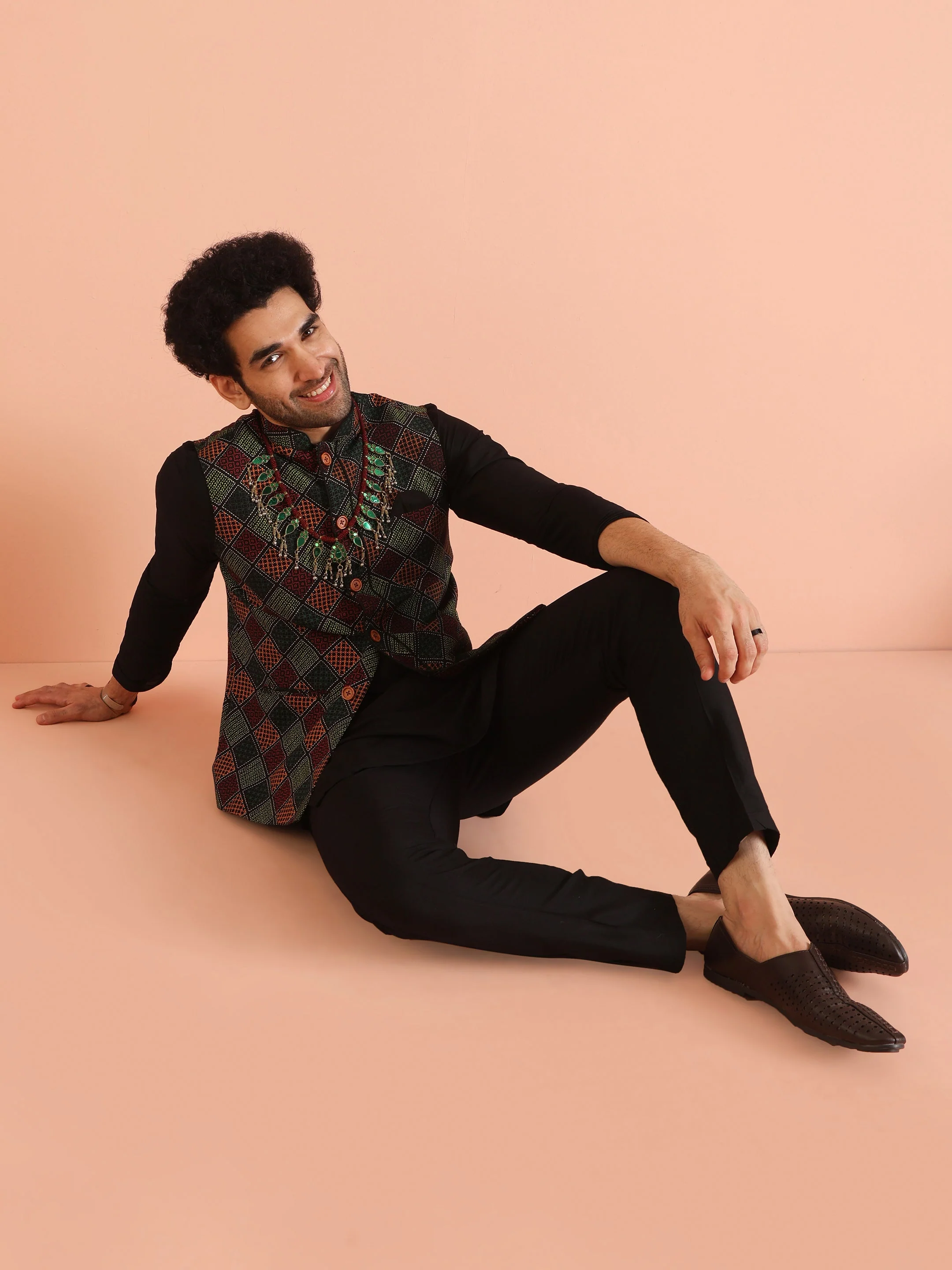 Black Multicolour Jacket Kurta Trouser Set - Image 10