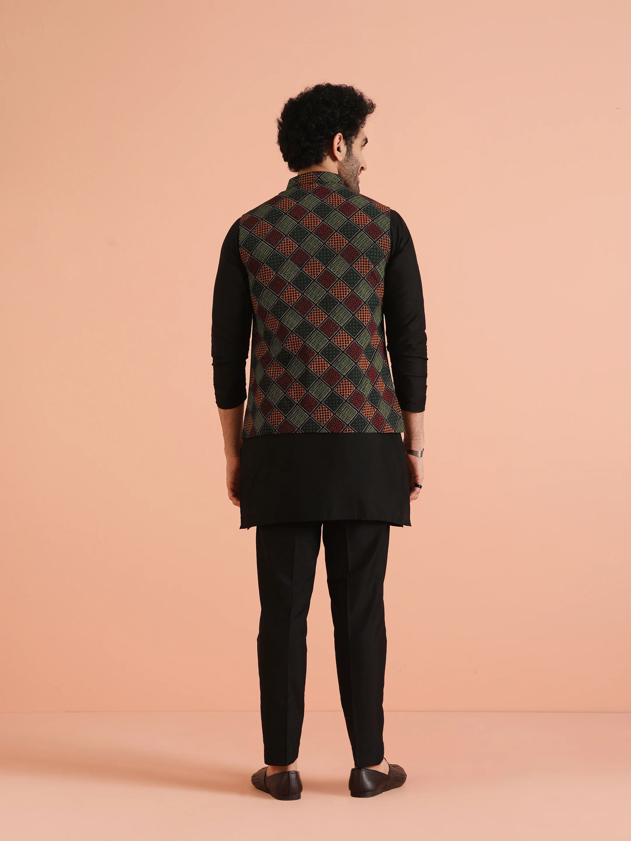 Black Multicolour Jacket Kurta Trouser Set - Image 4