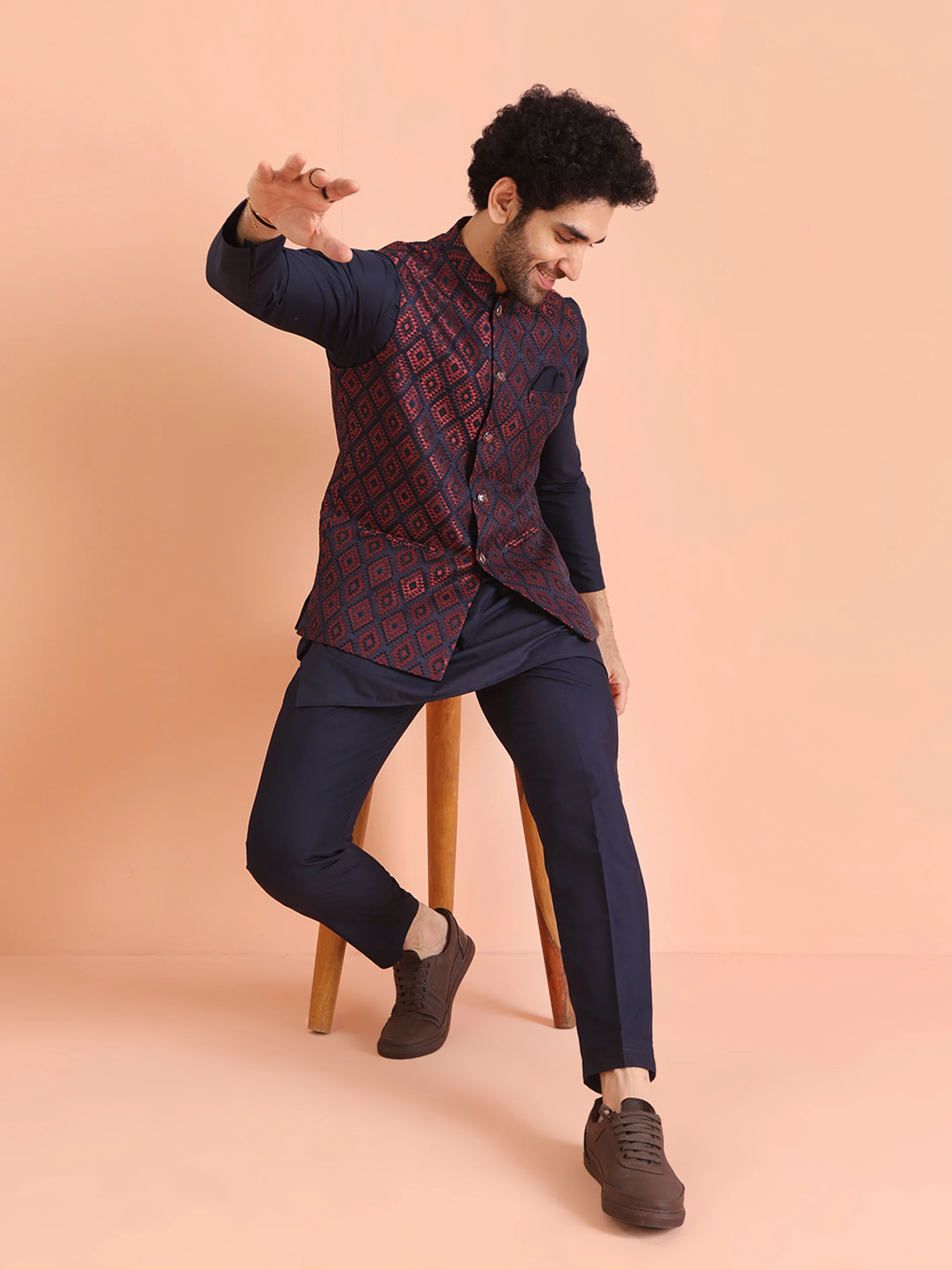 Navy Silk Blend Red Textured Nehru Jacket Mid Kurta Set