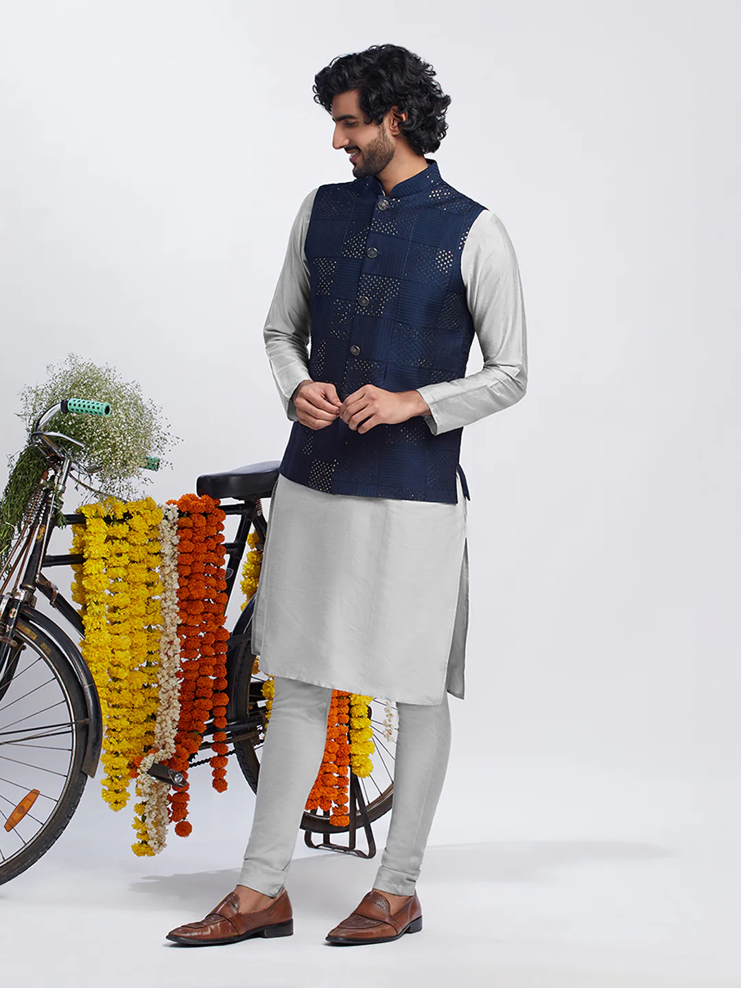 Men Navy Blue Kurta Jacket Churidar Set - Image 3