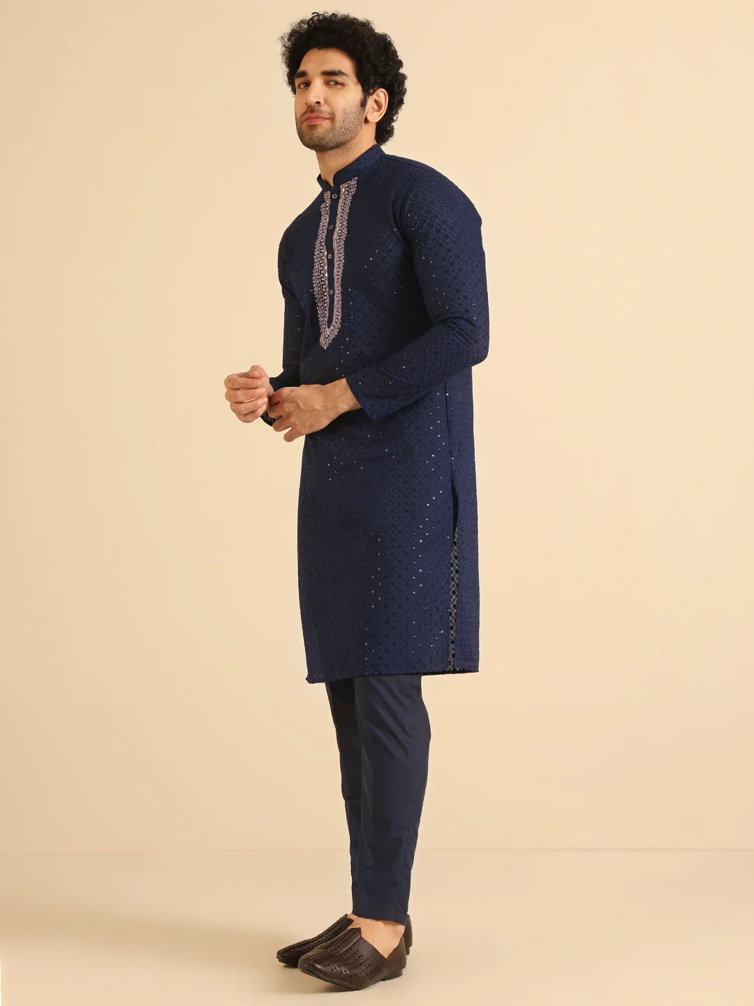 Navy Blue Silk Blend Embroidered Kurta - Image 2
