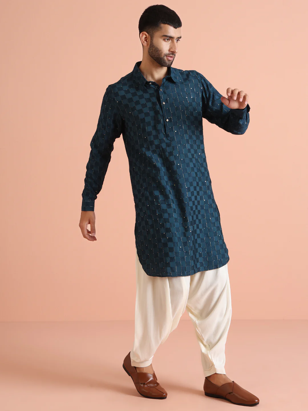 Blue Self-Checkered Pathani Kurta Patiyala Set - Image 3