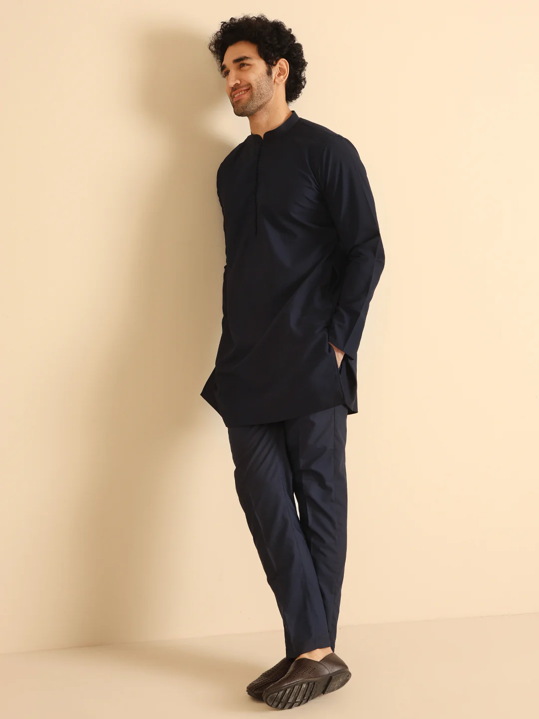 Navy Blue Silk Blend Solid Mid Kurta Trouser Set - Image 7