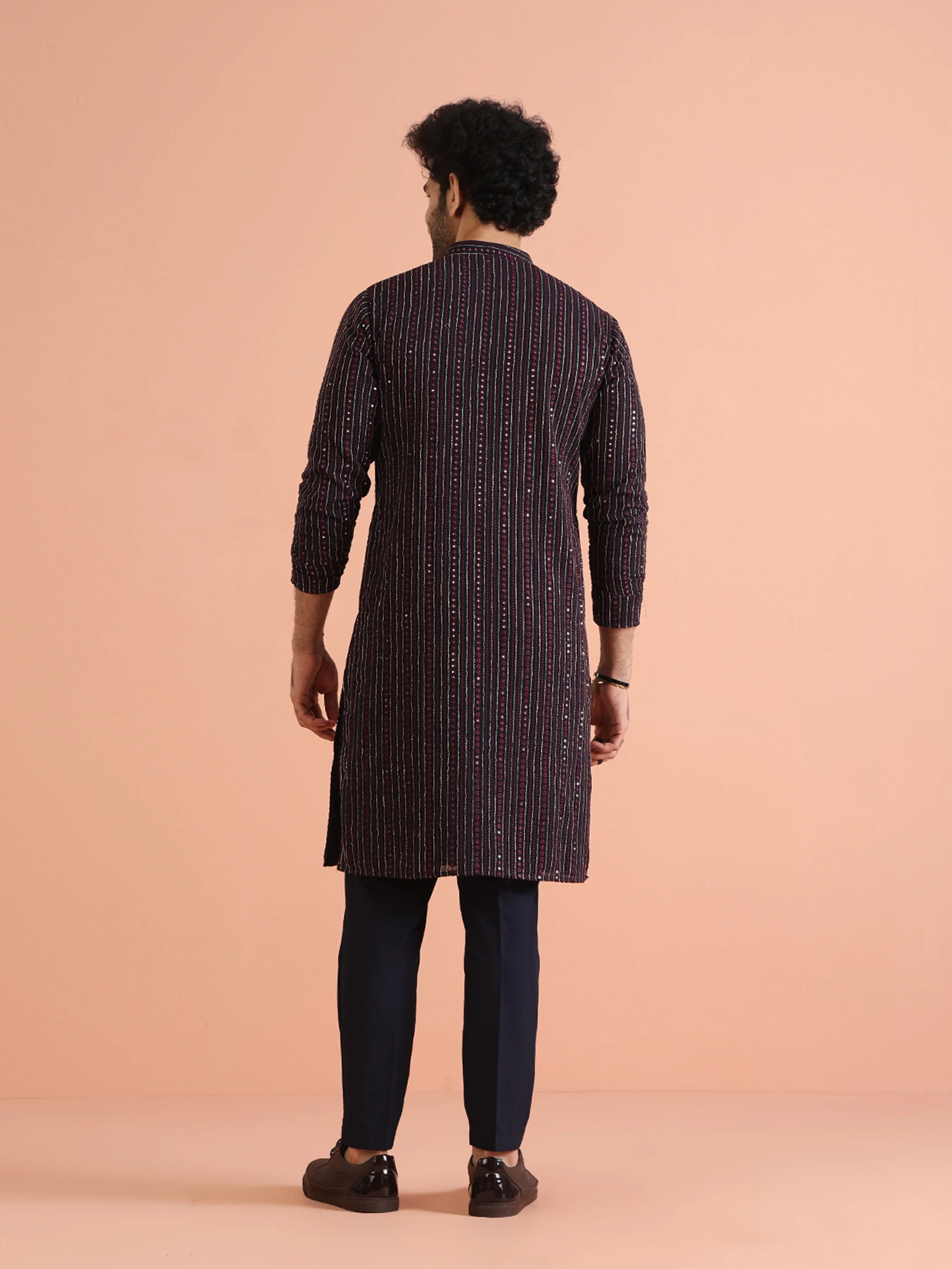 Men Navy Blue Sequinned Kurta Trouser Set - Image 4