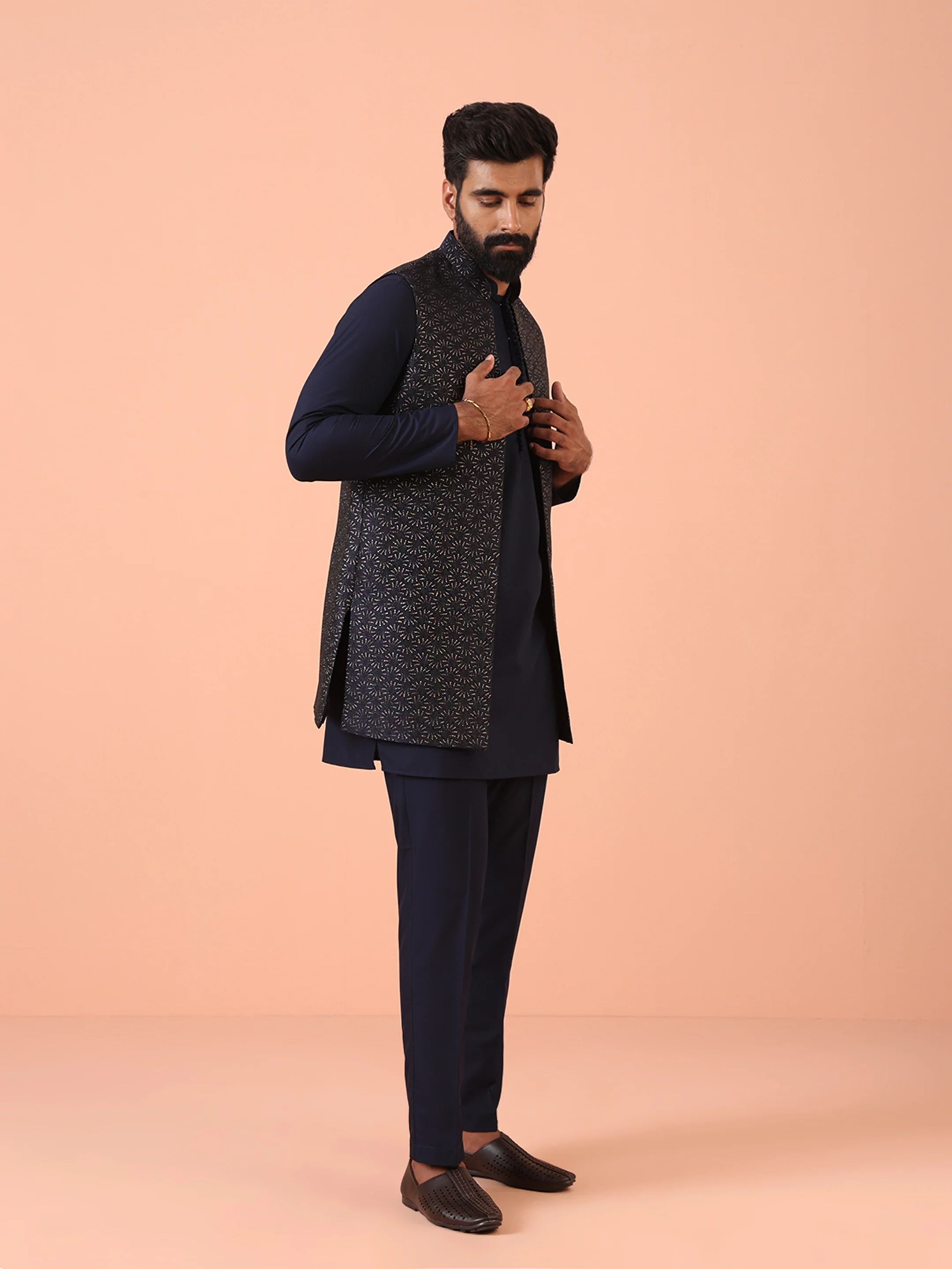 Navy Silk Blend Black Textured Nehru Jacket Mid Kurta Set - Image 3