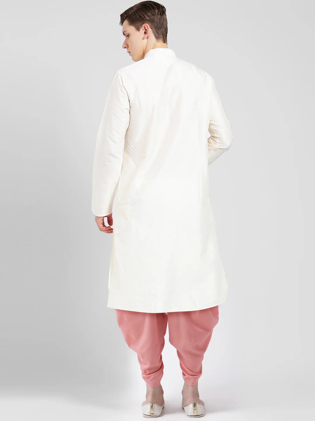 Men Off White Silk Blend Kurta Set - Image 4