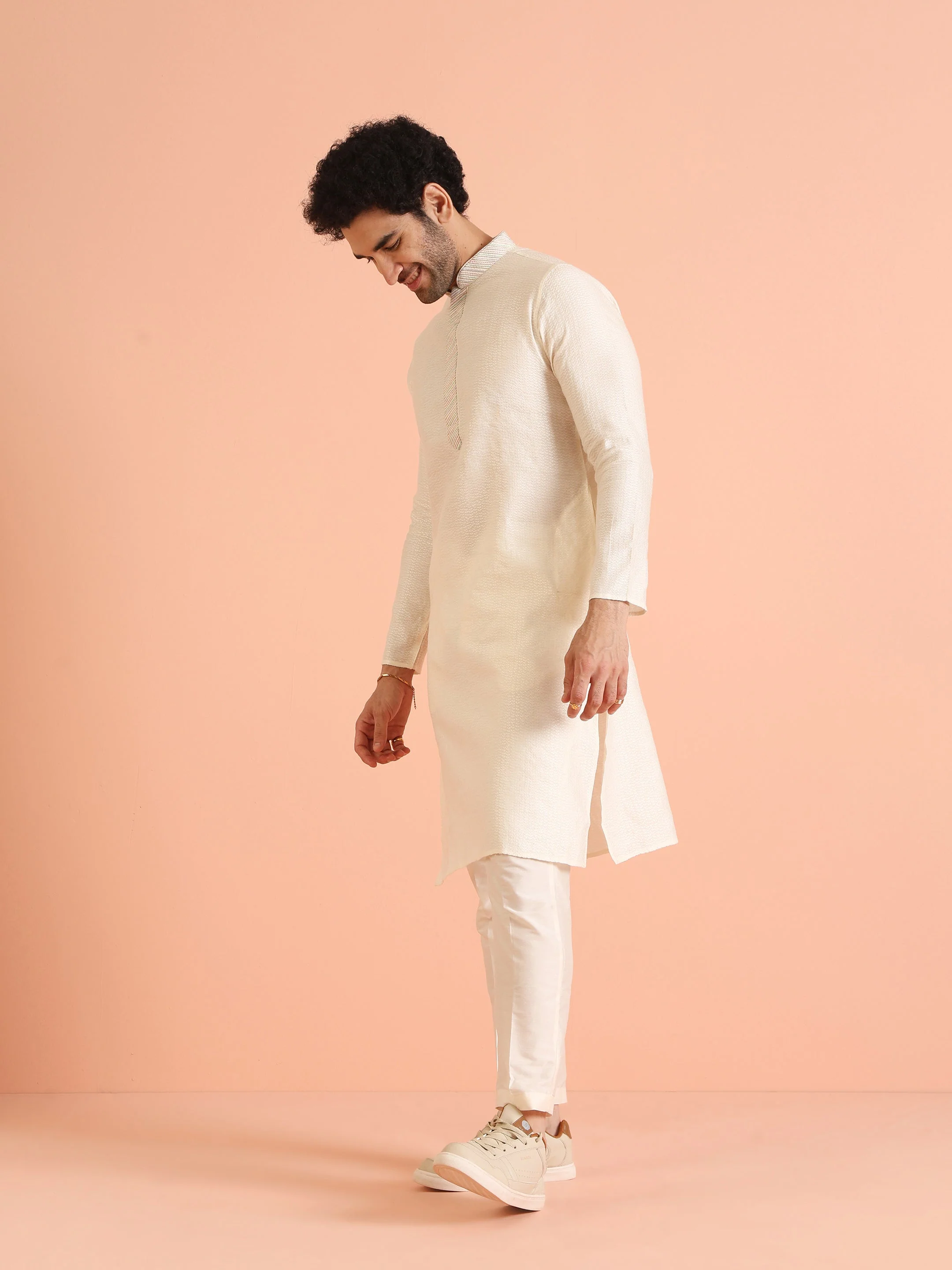 Cream Silk Blend Textured Kurta with Mandarin Collar - Image 17