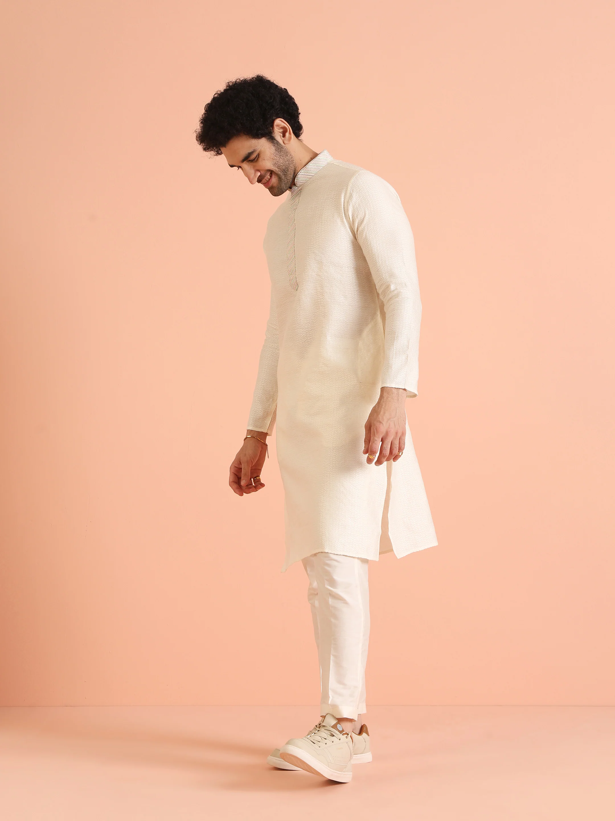 Cream Silk Blend Textured Kurta with Mandarin Collar - Image 4
