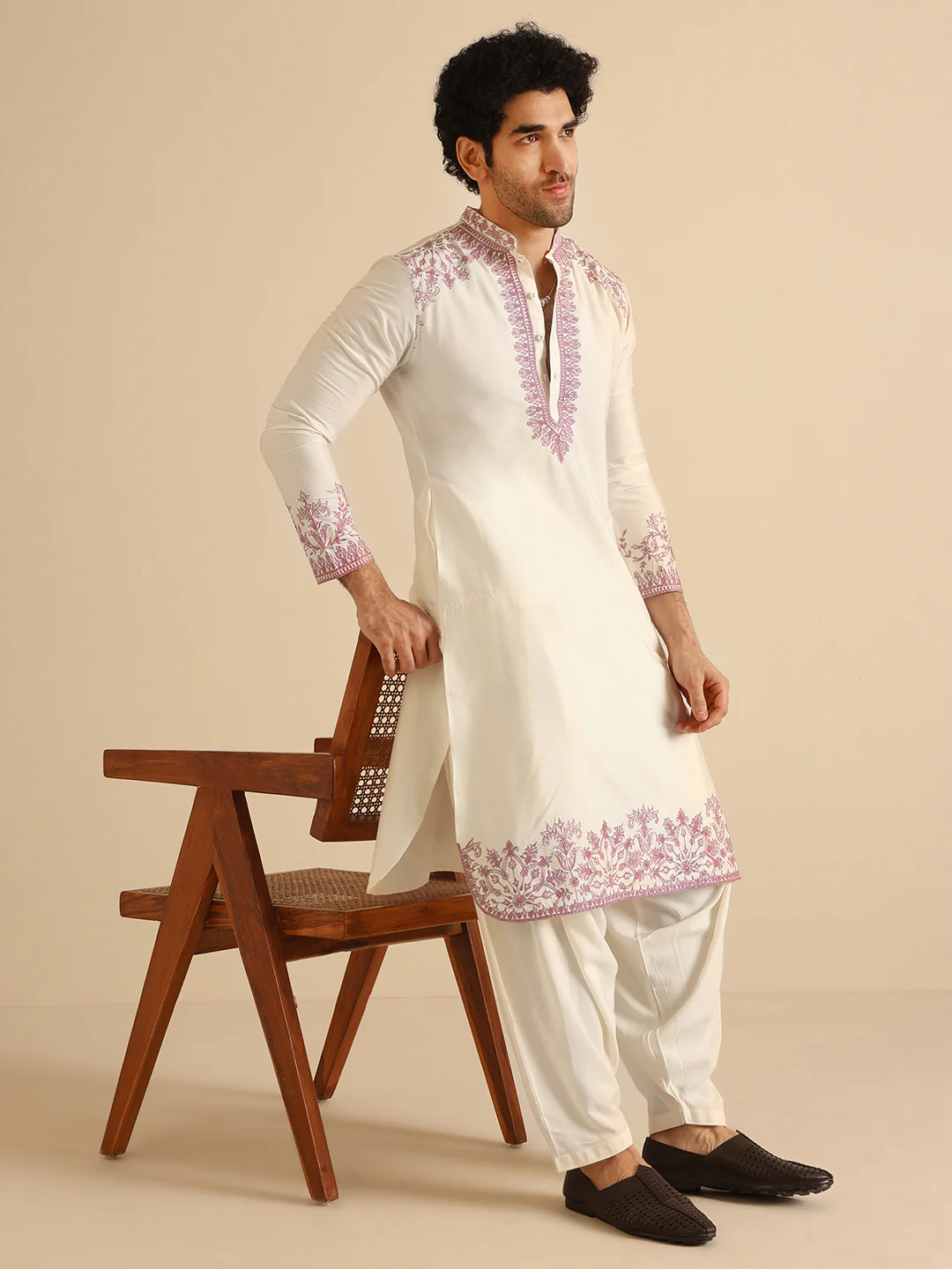Cream Silk Blend Pink Embroidered Kurta - Image 7