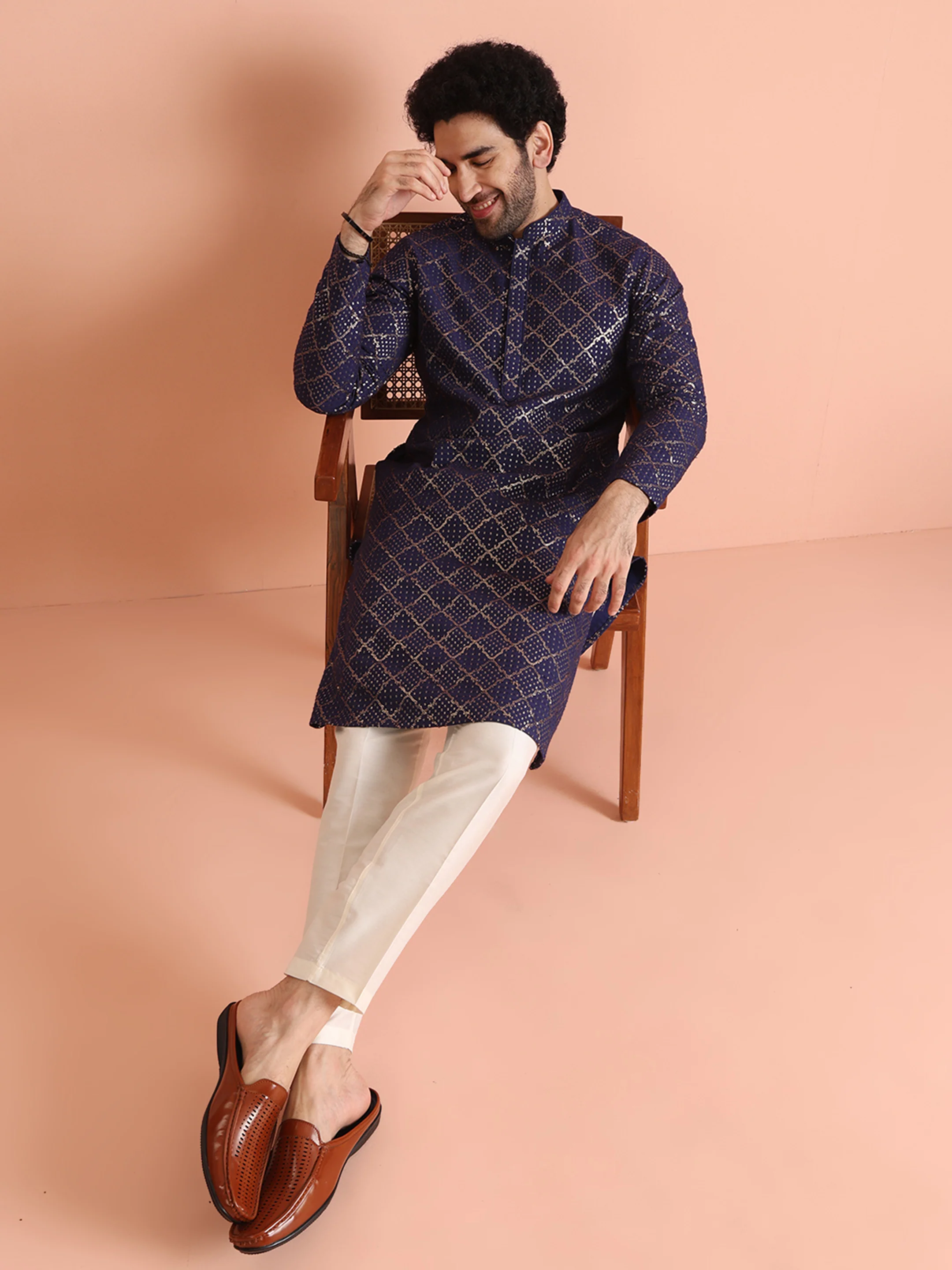 Men Purple Sequinned Kurta Trouser Set - Image 7
